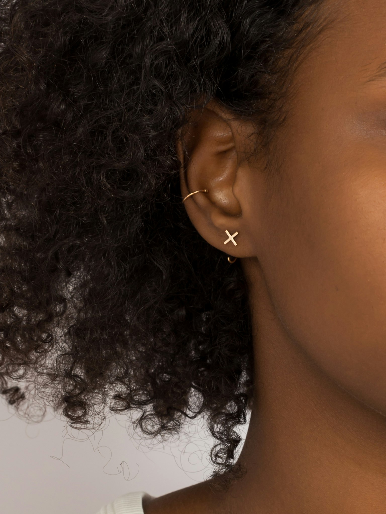 Hug ear cuff photo 2