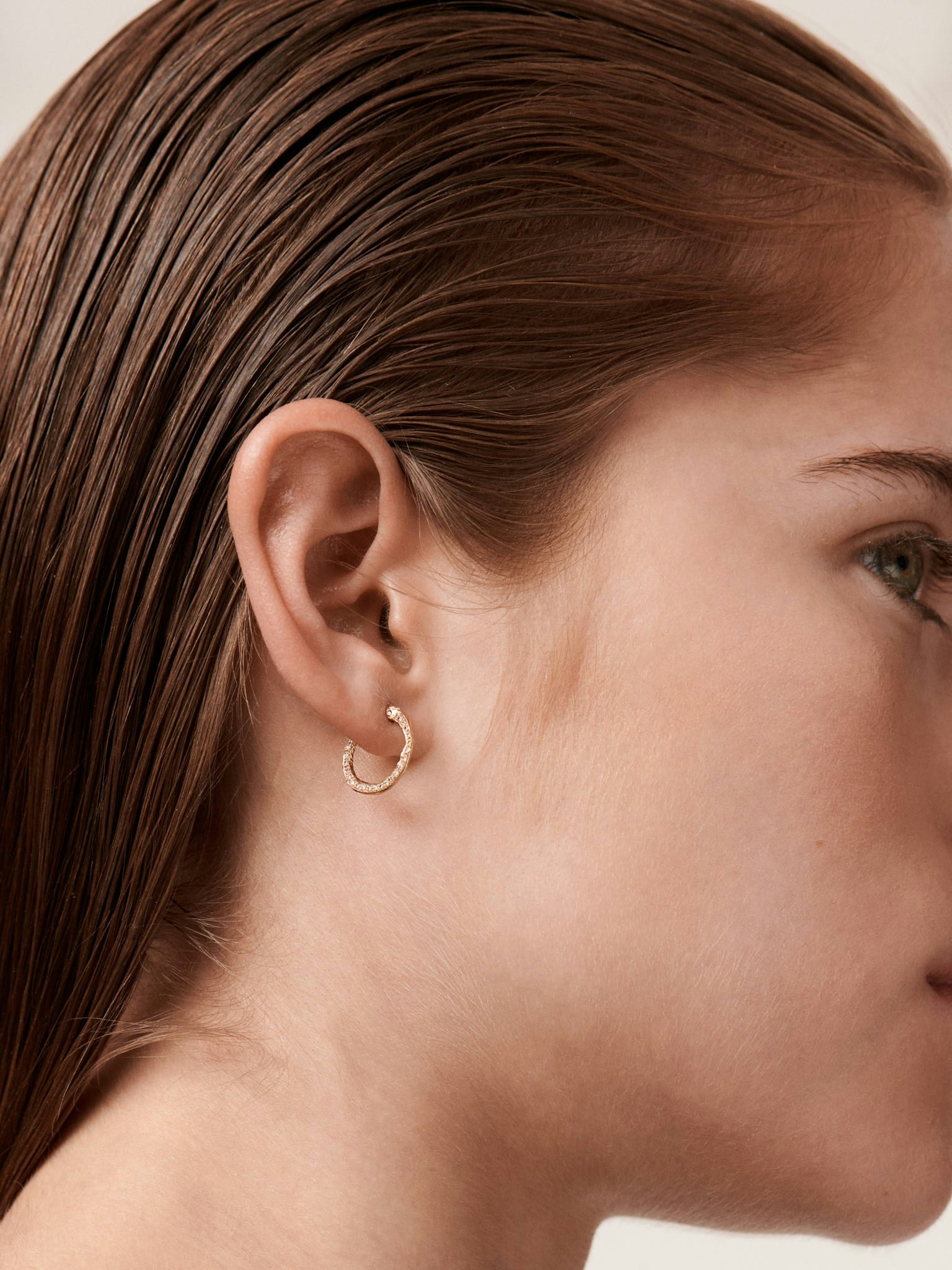 Diamond hoop earrings with baroque pearl photo 2