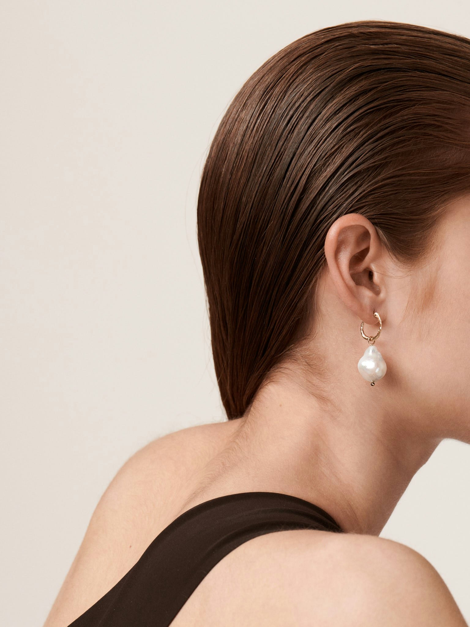 Diamond hoop earrings with baroque pearl photo 6