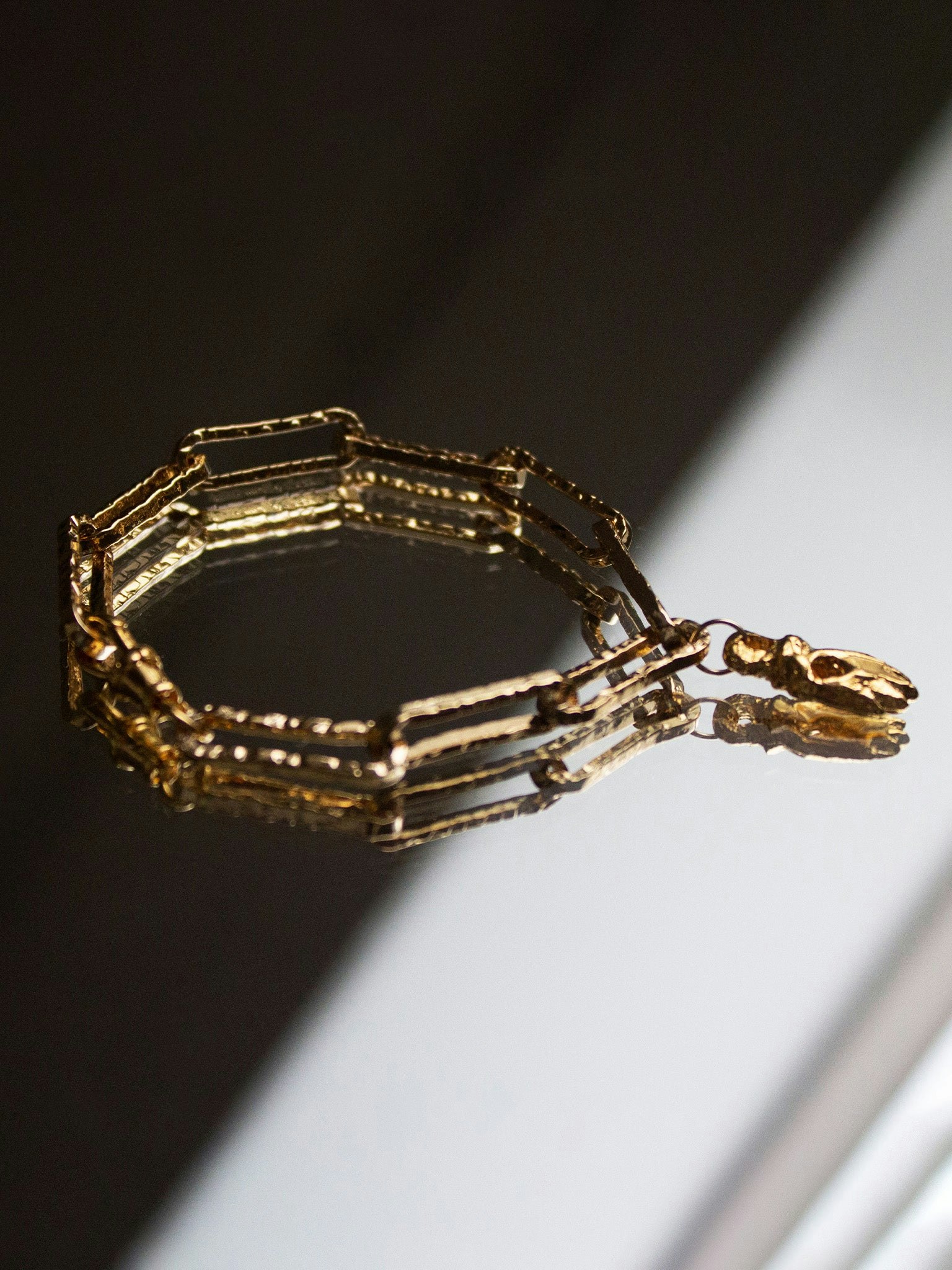 The guiding confidant bracelet photo 3