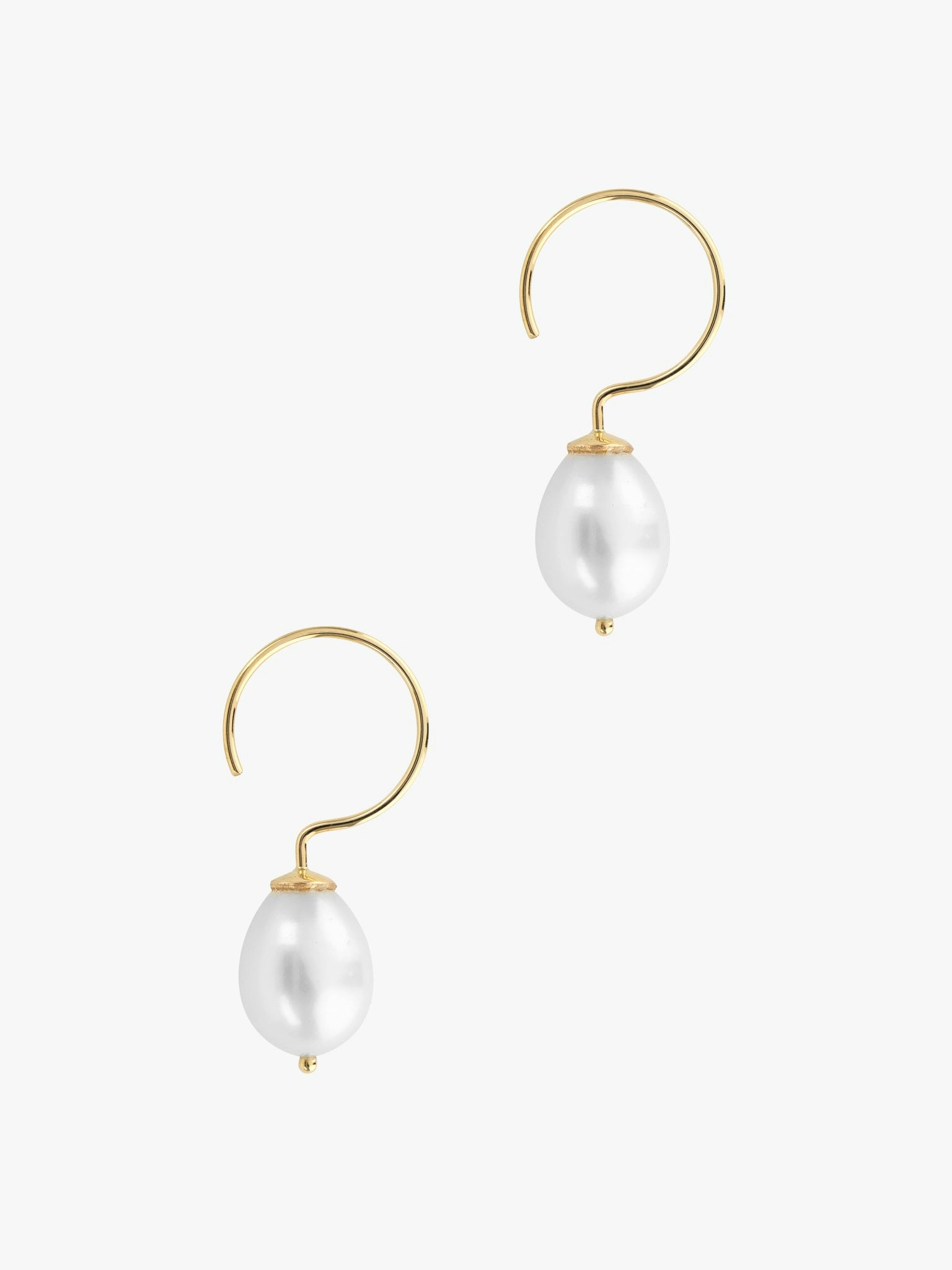 Baroque pearl swing hoops photo 1