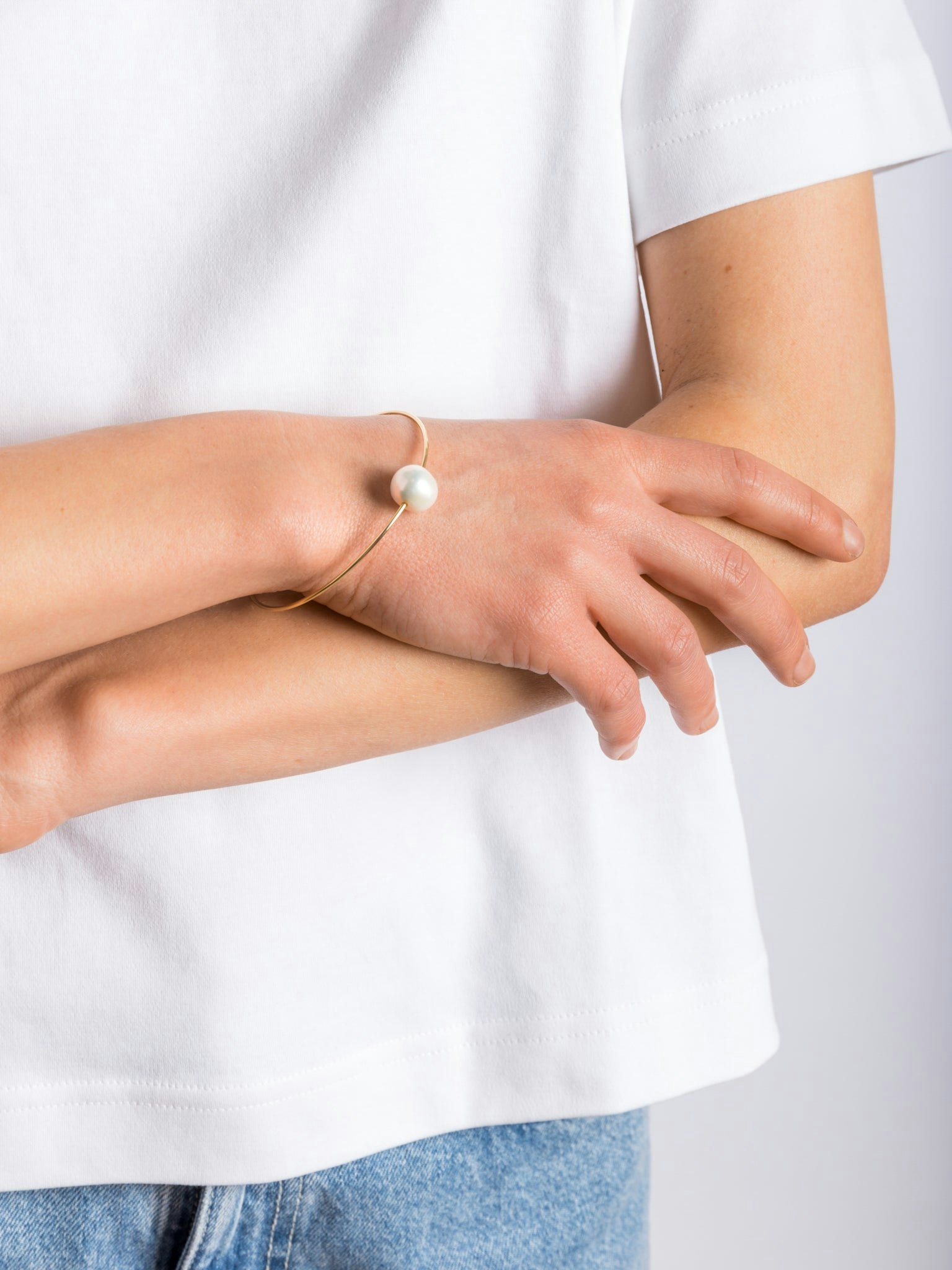 Pearl orbit bangle photo 2