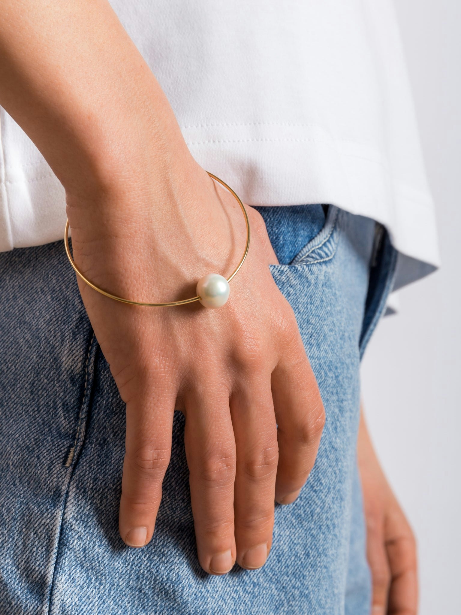 Pearl orbit bangle photo 3