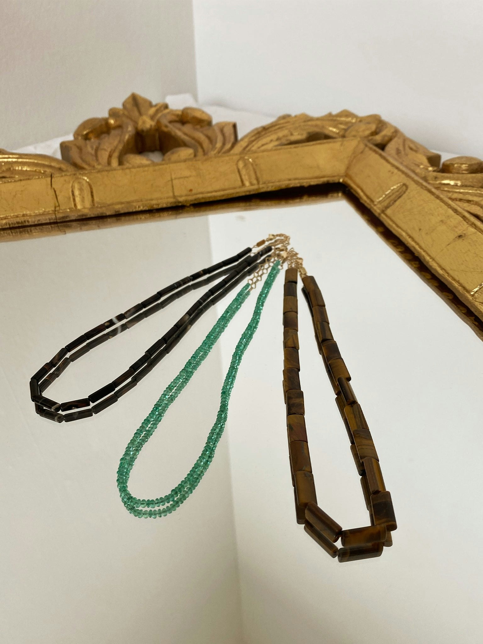 Small emerald bead necklace photo 4