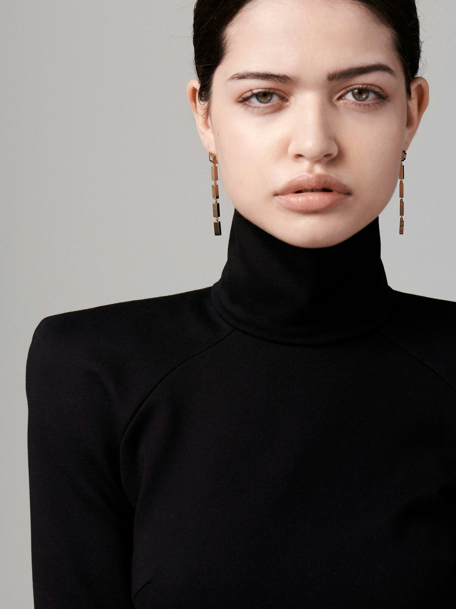 Gold bar and carre diamond staircase drop earrings photo 2