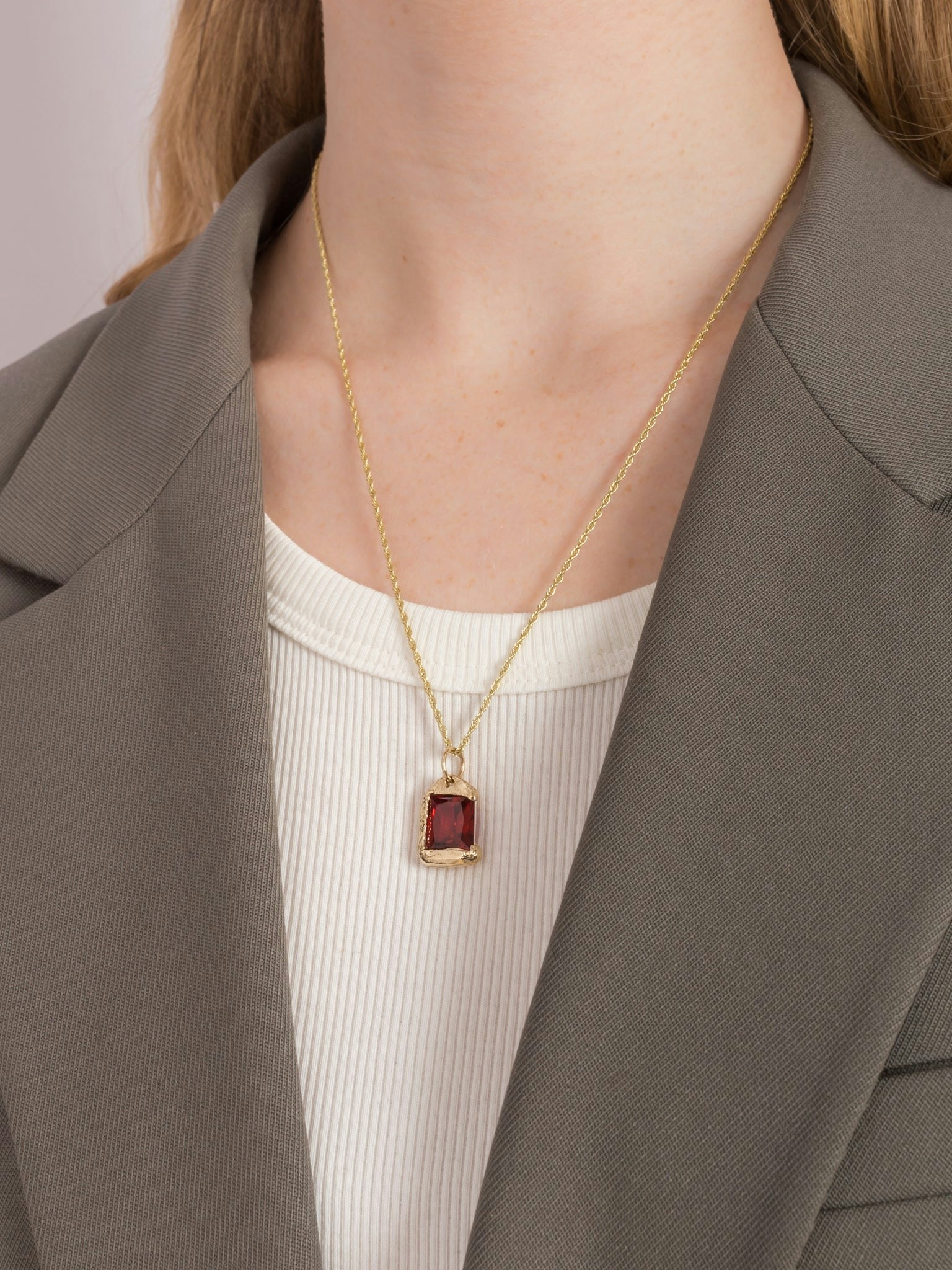 The rose pendant photo 2
