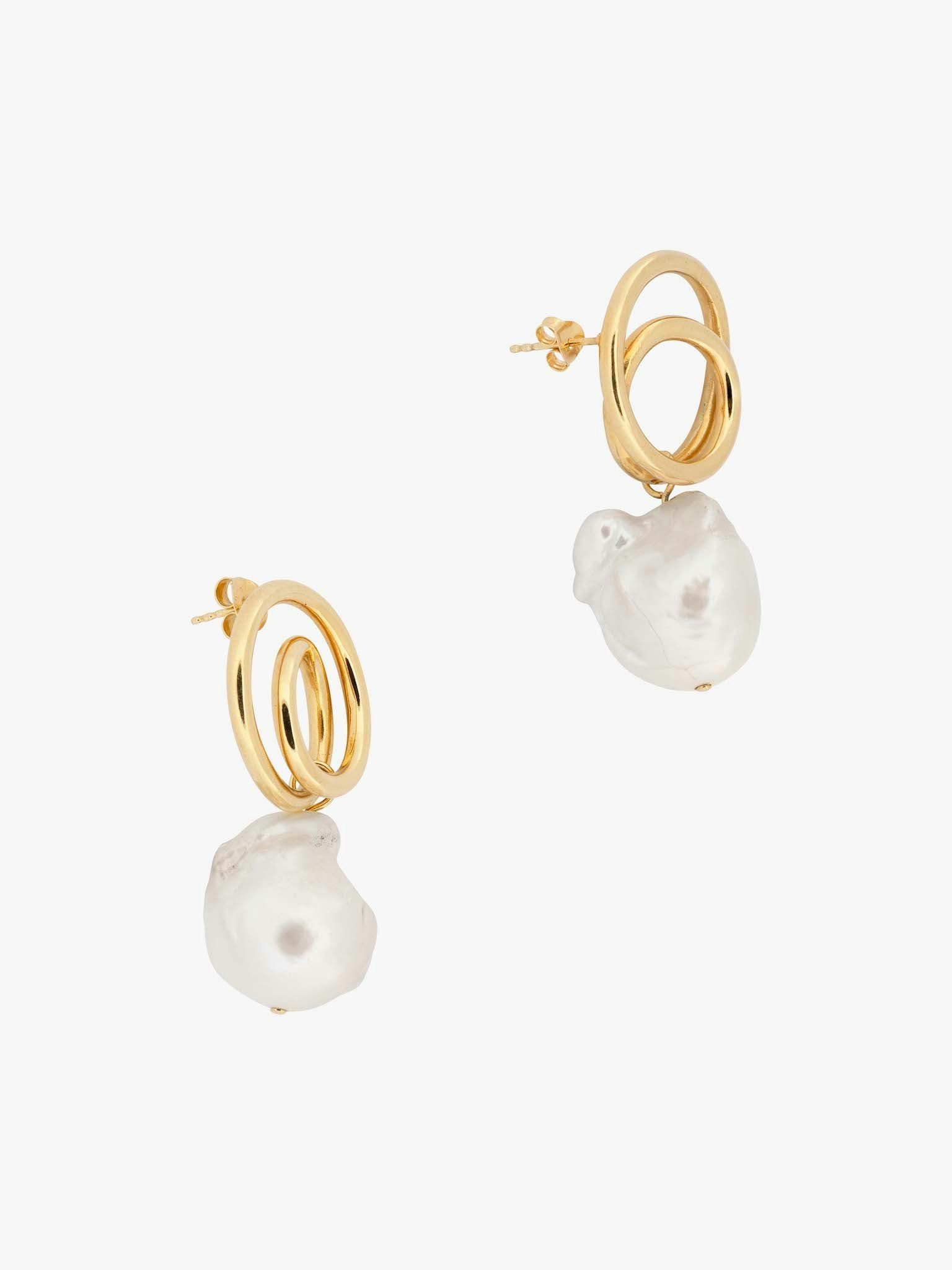 Coiling gold vermeil and baroque pearl earrings photo 3