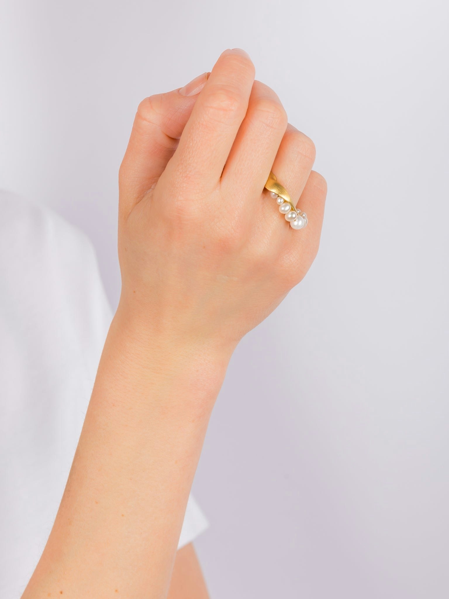 Drippity drip pearl ring photo 2