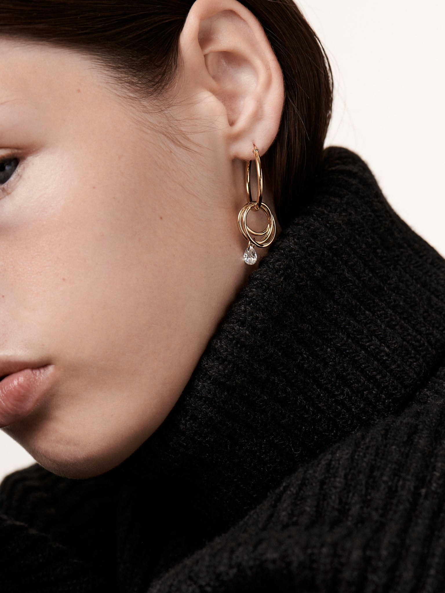Stream pearl and topaz drop earrings photo 2