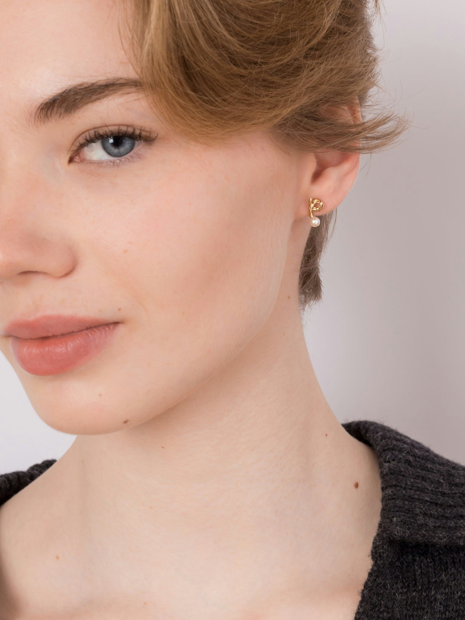 Twig pearl earring photo 2