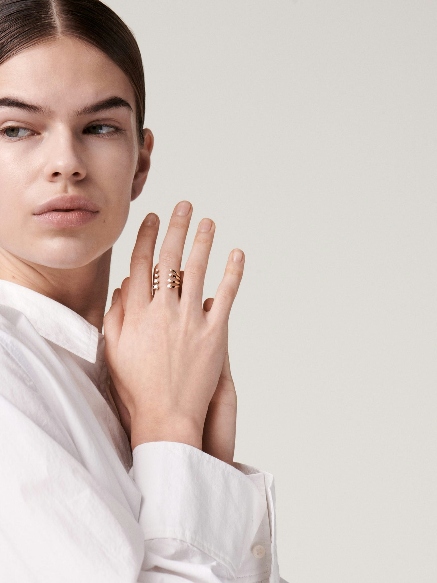 Diamond dots ring photo 2
