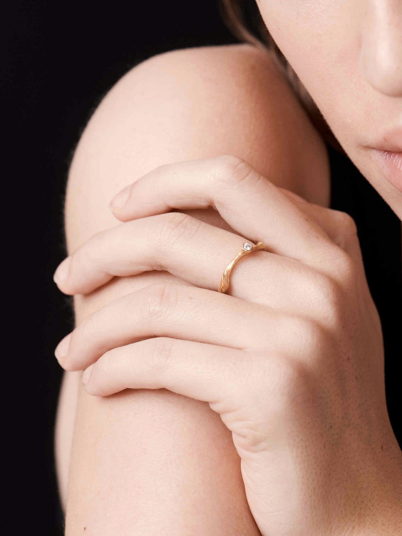 Small solitaire diamond ring photo 2