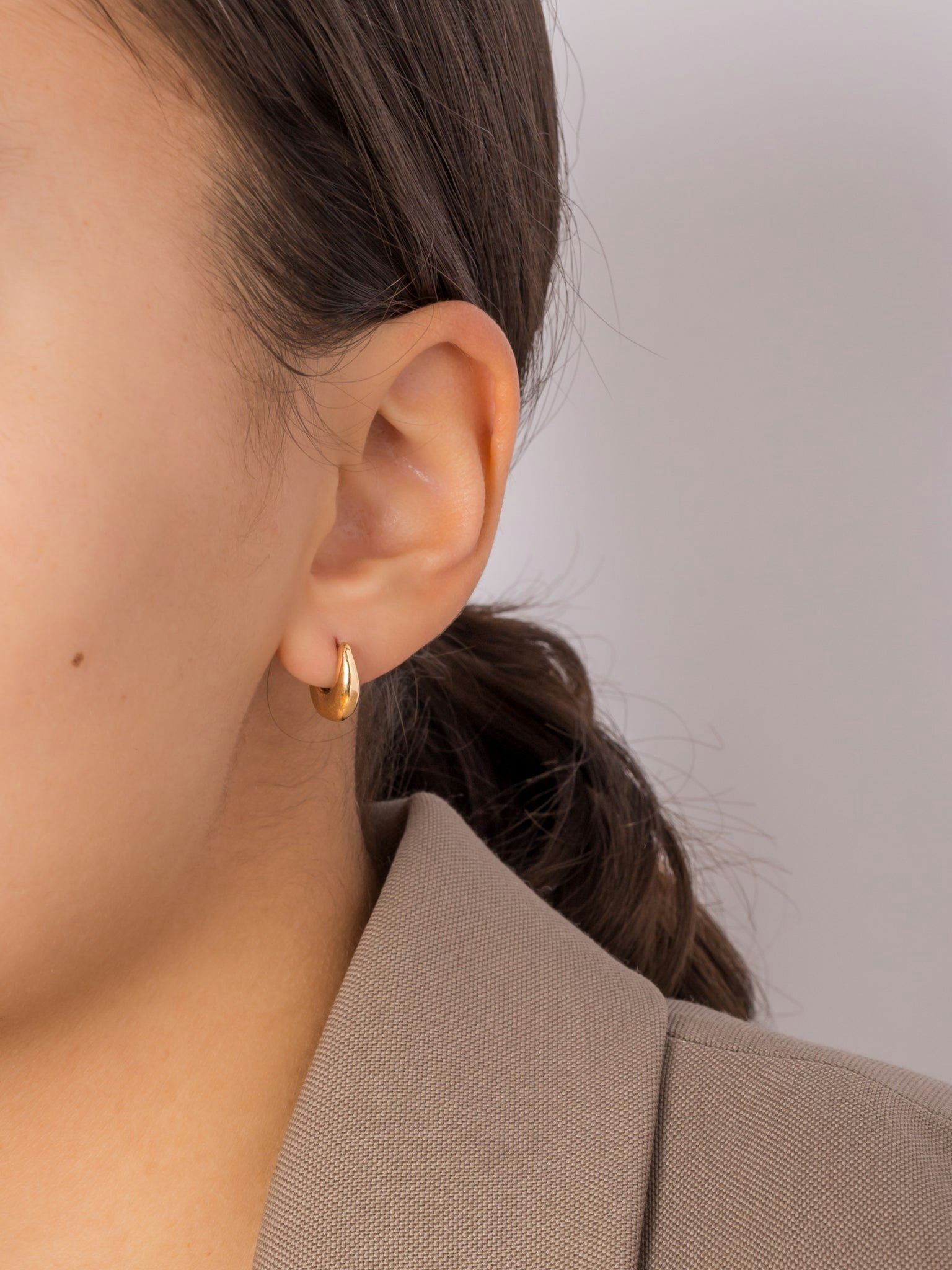 Charis earrings photo 2