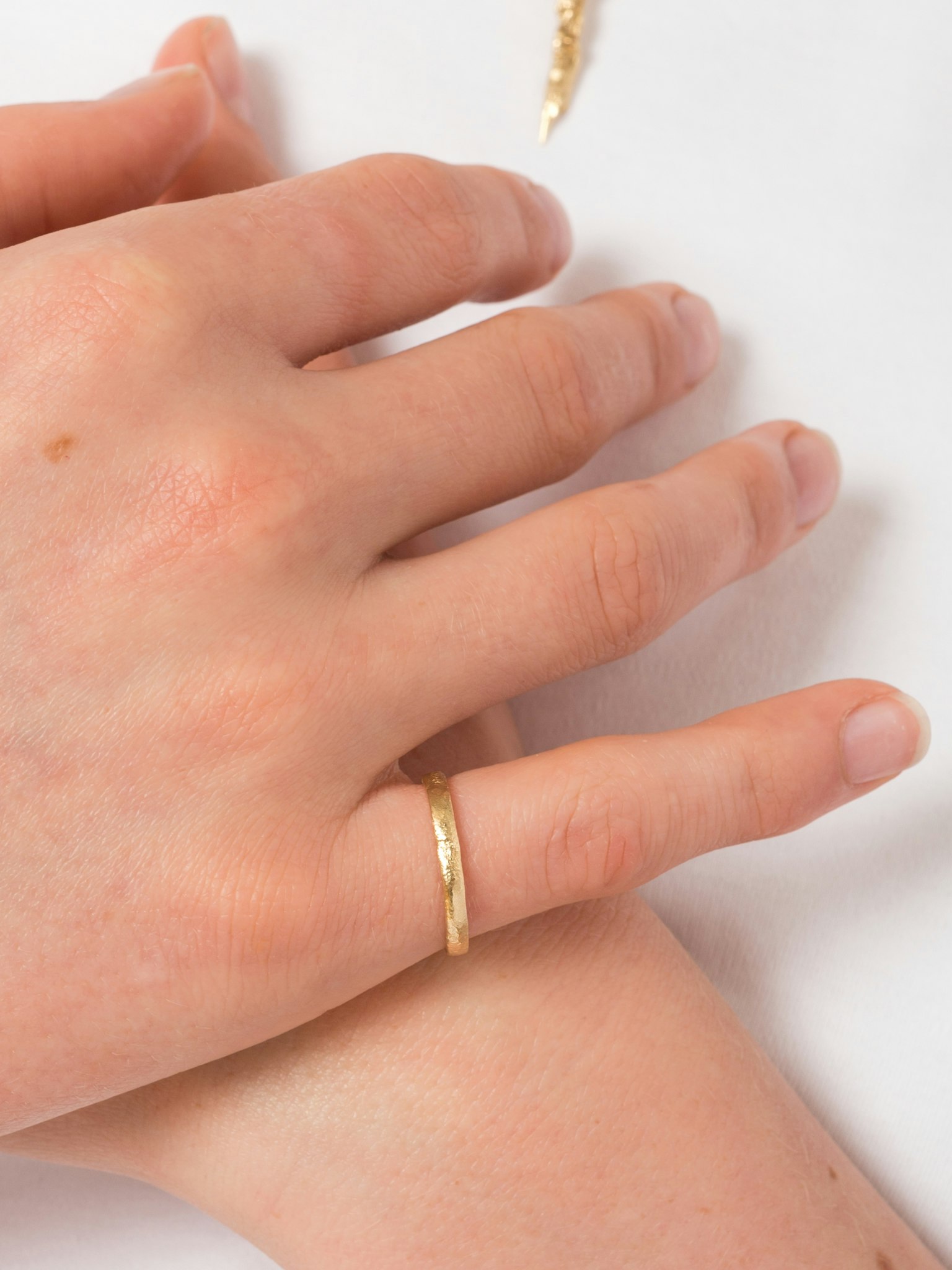 Gold reticulated flat wedding band XIX photo 2