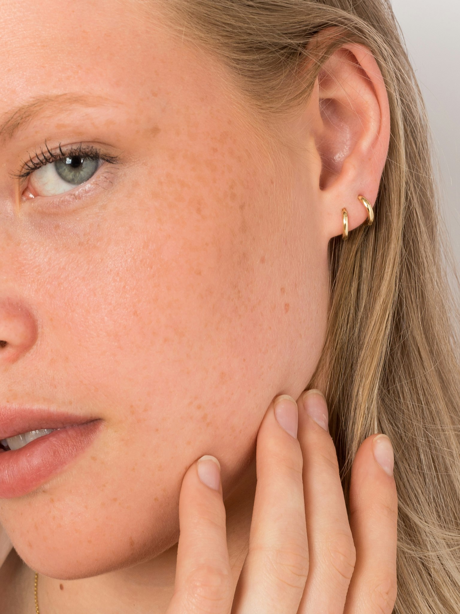 Hammered 10mm clicker hoop earrings LI photo 2