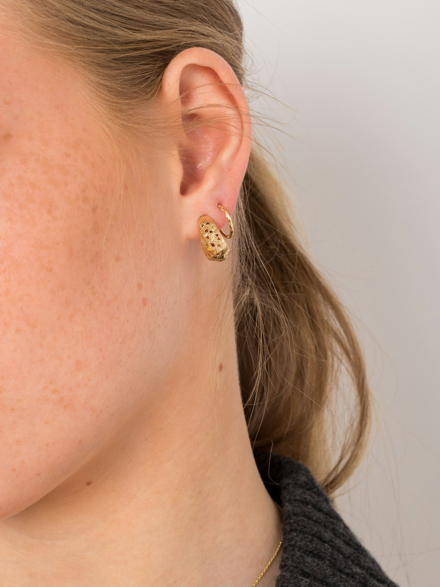 Gold & cognac diamond hoop earrings LX photo 2