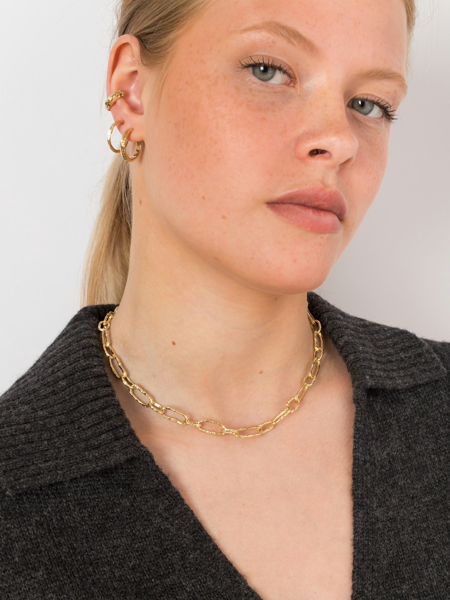 Boa line earcuff photo 4