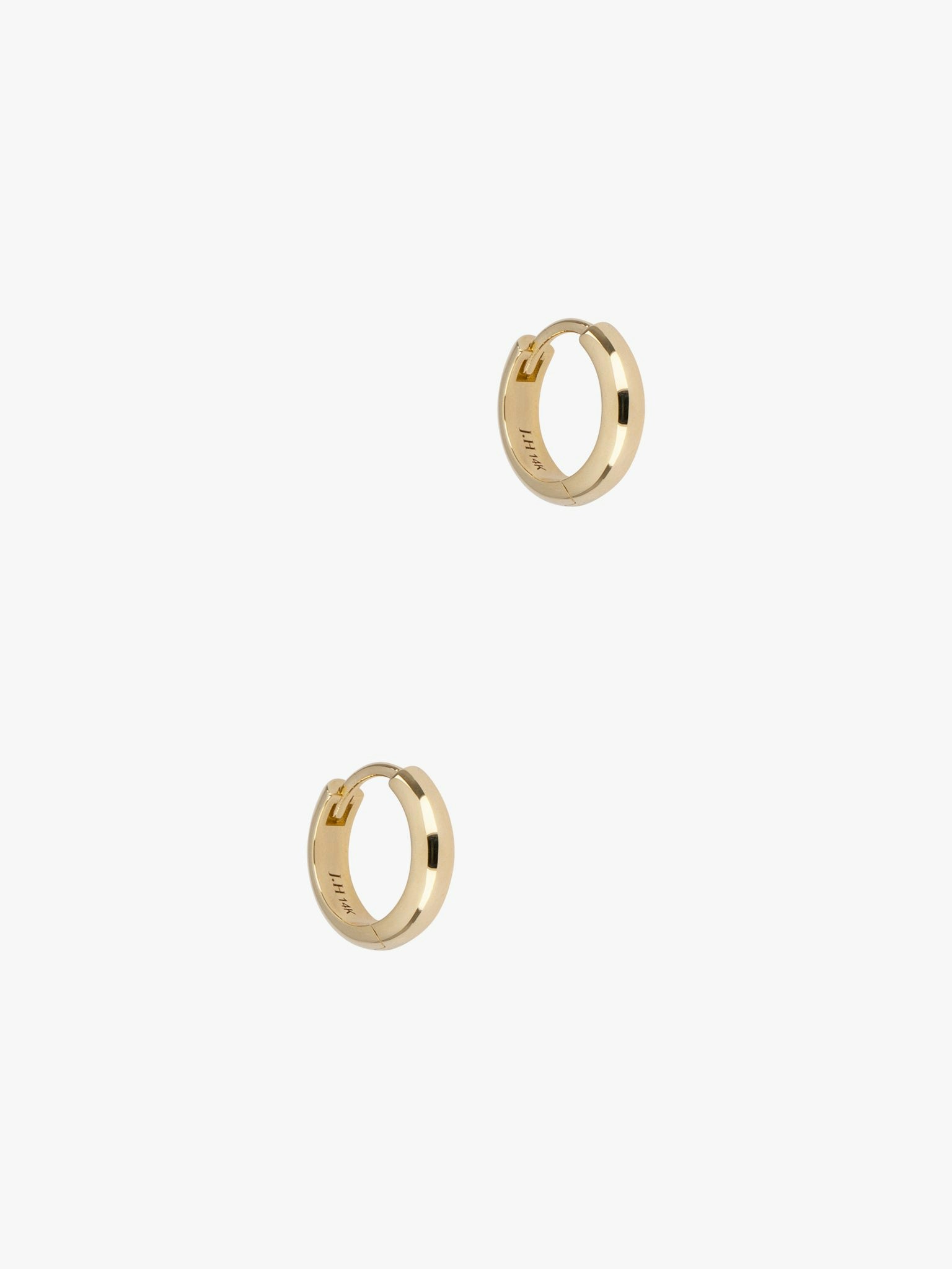 Classic hoop earrings photo 1