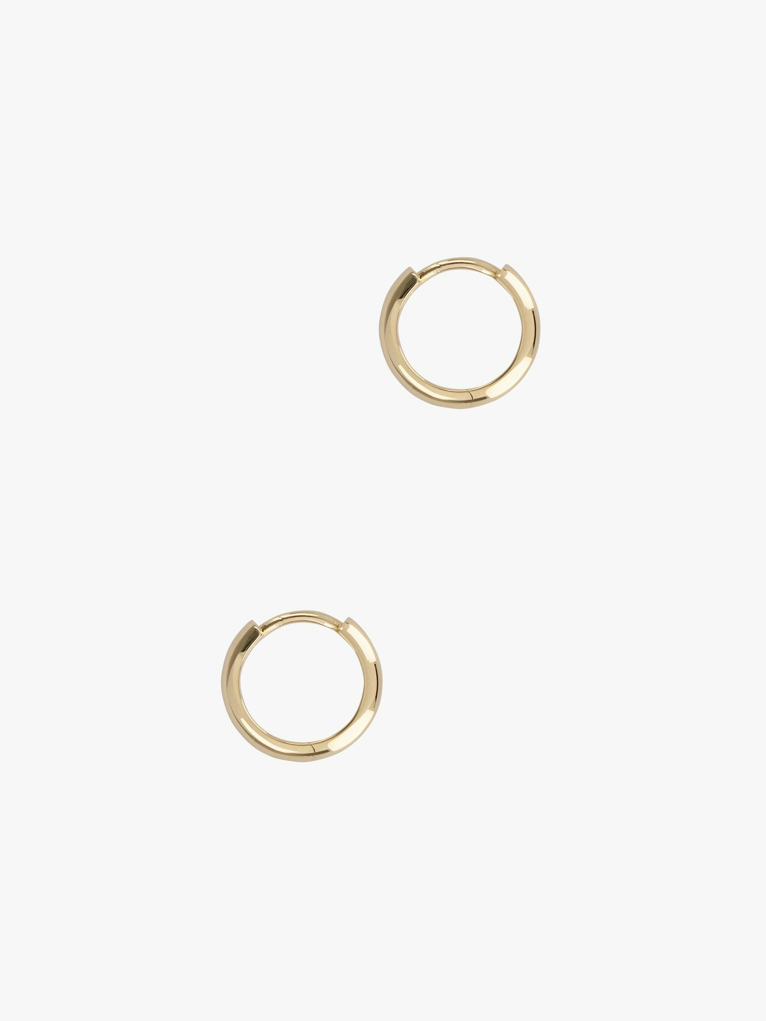 Classic hoop earrings photo 3