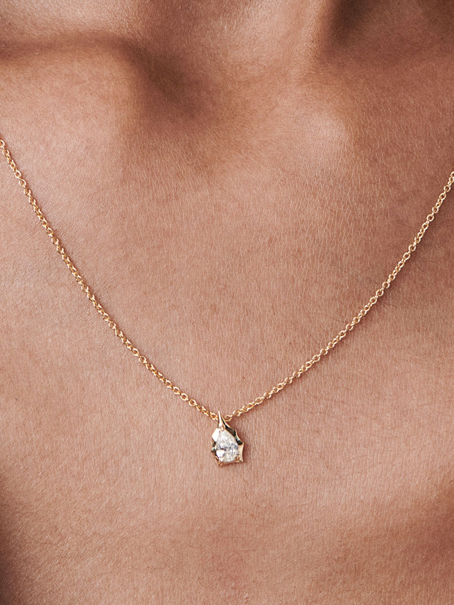 Envoy diamond pendant photo 4