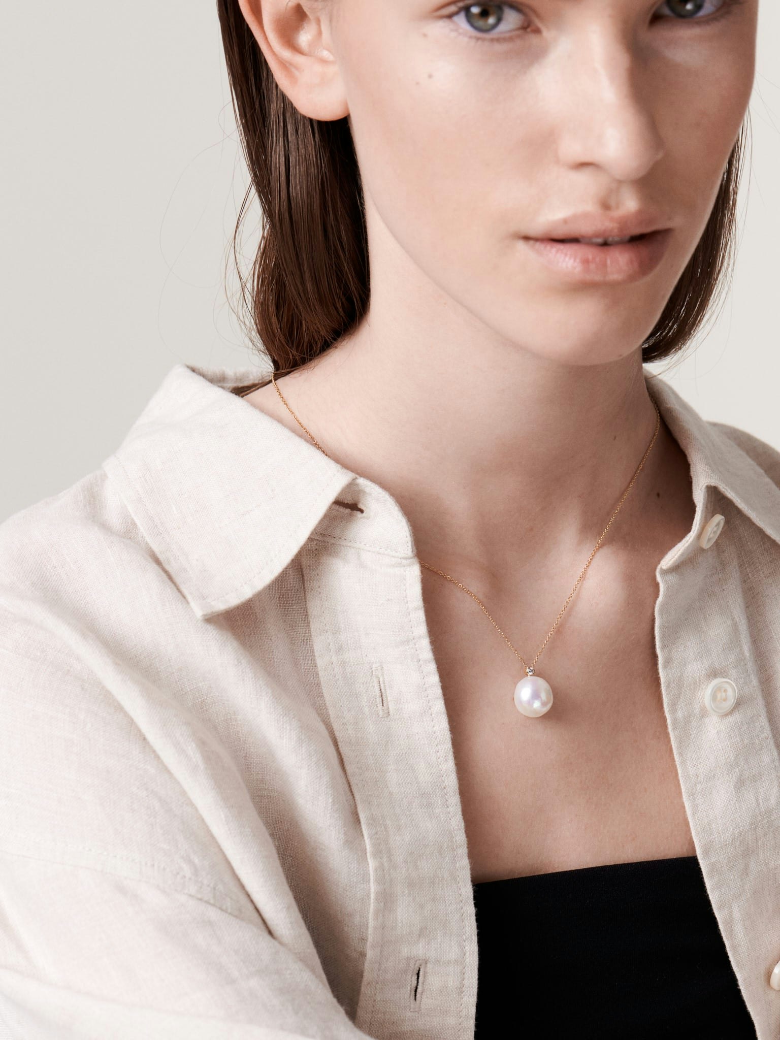 Diamond and pearl necklace photo 2