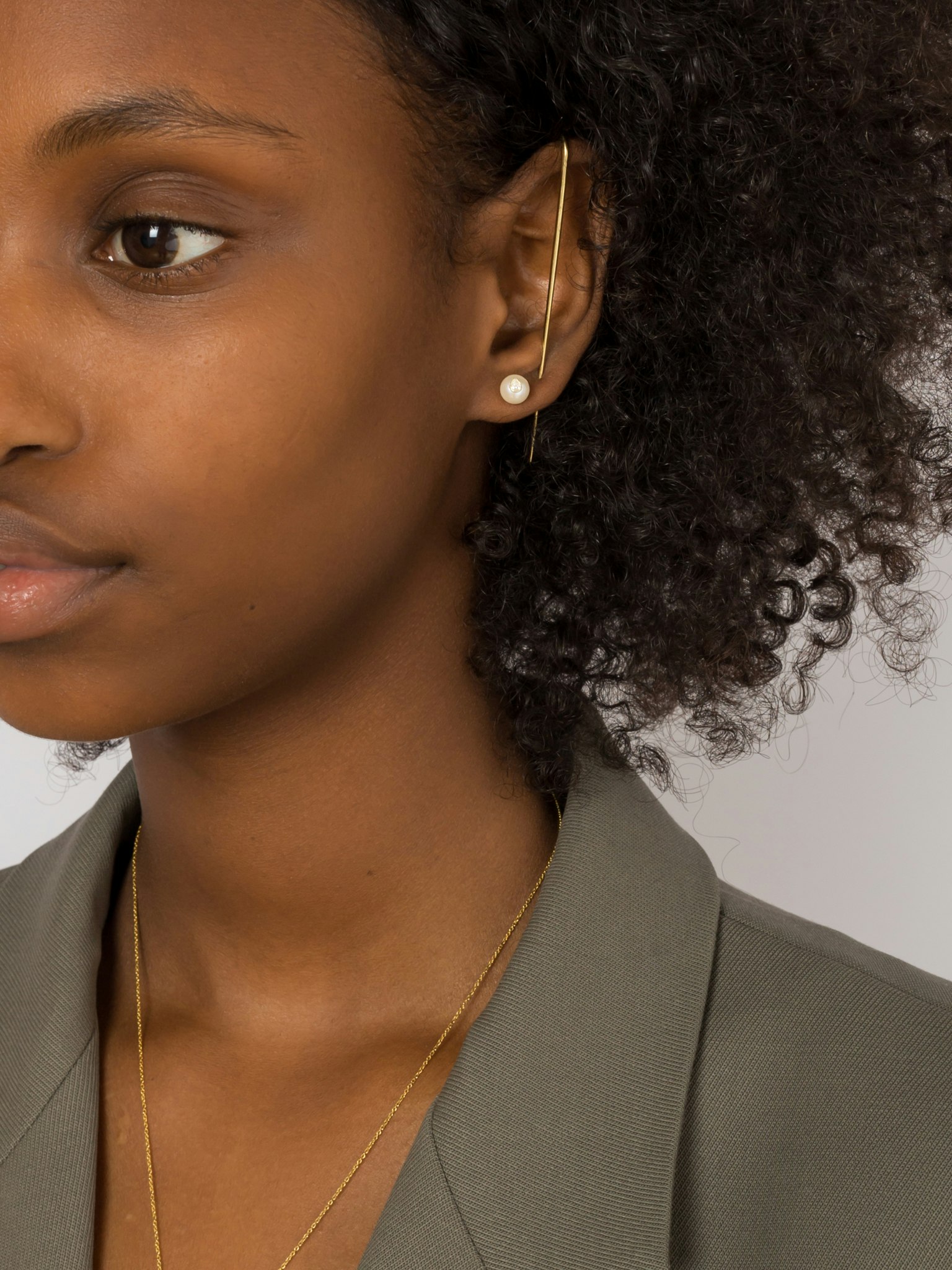 Oasis diamond pearl earring photo 2