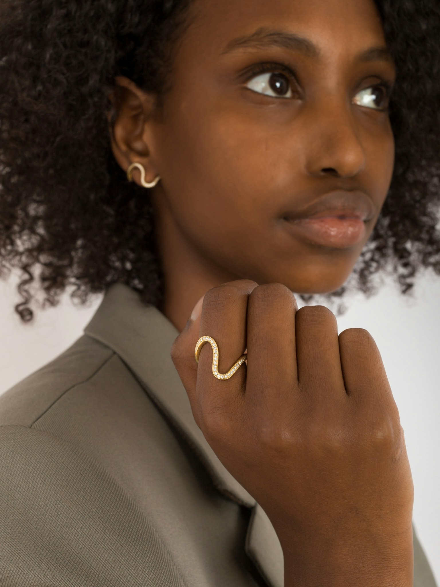 Trace pavé ring photo 2