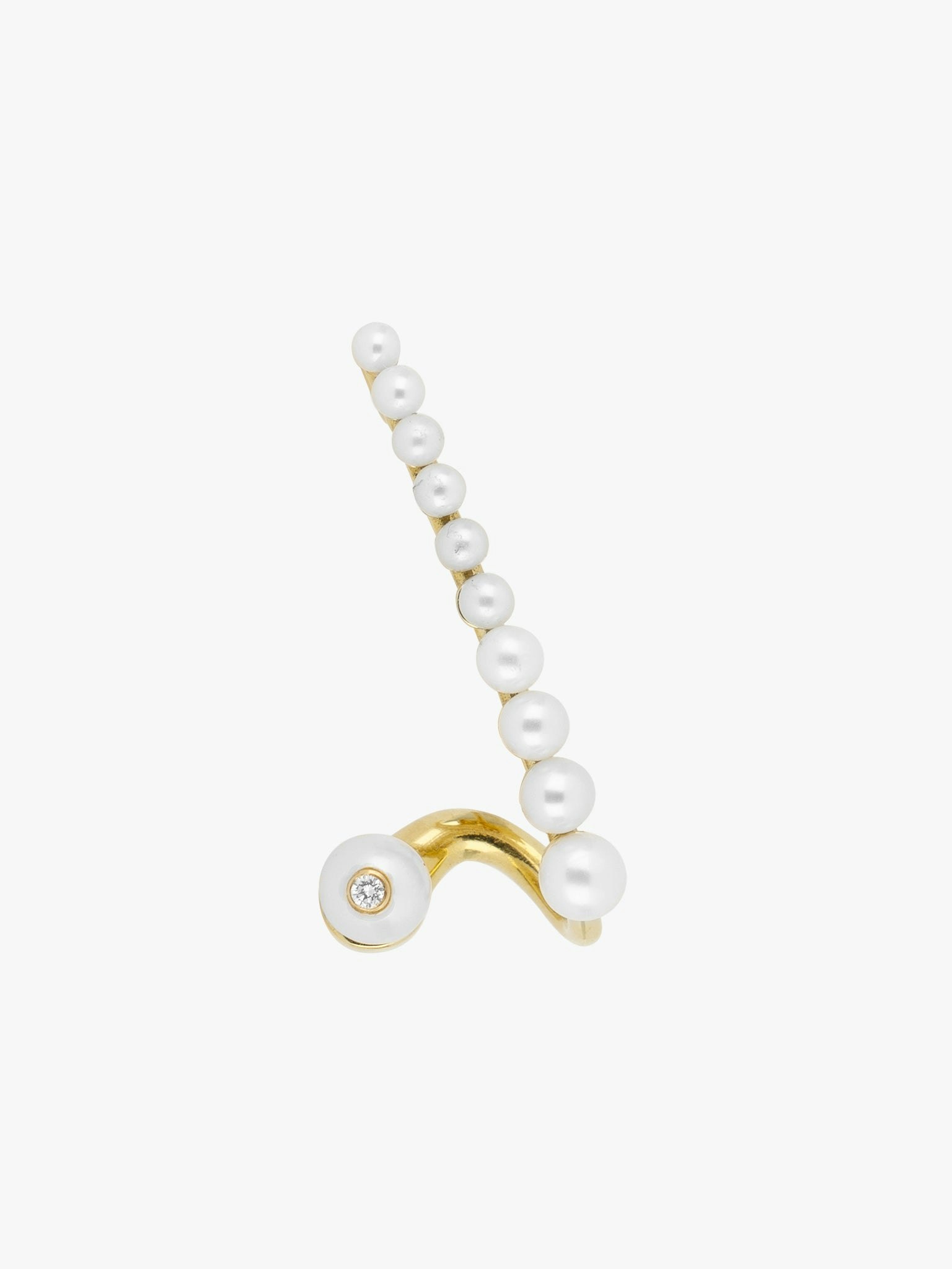 Pearl crescendo earring photo 1