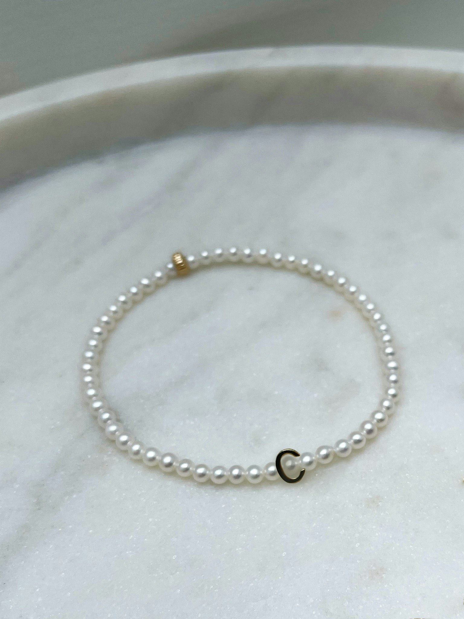 Mini pearl and letter bracelet photo 5