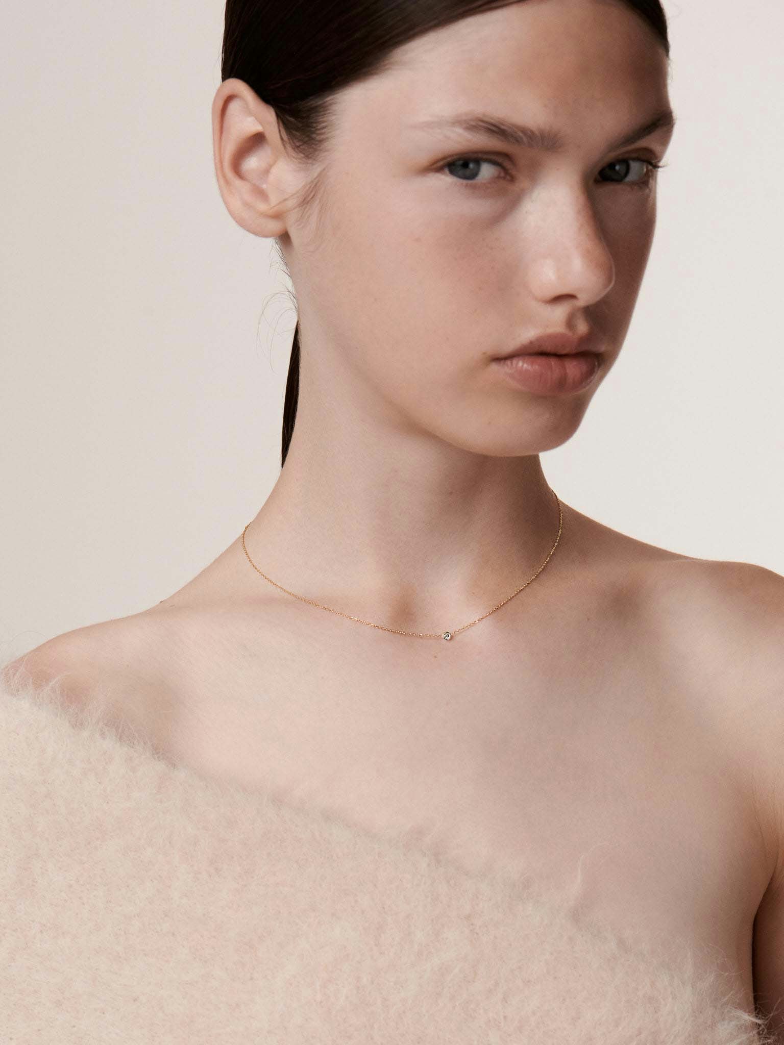 Floating diamond necklace photo 2