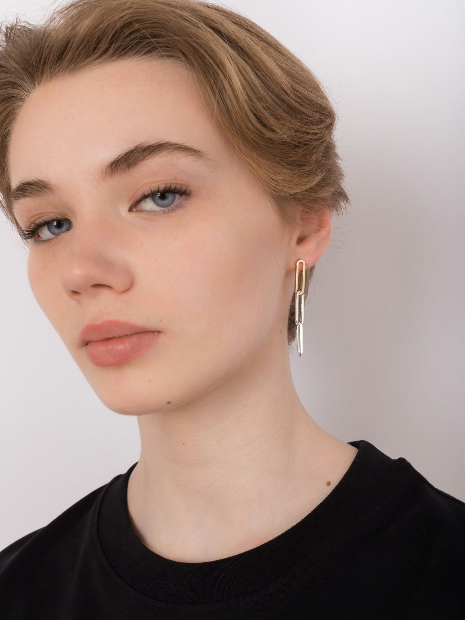 The sigh III earring photo 2