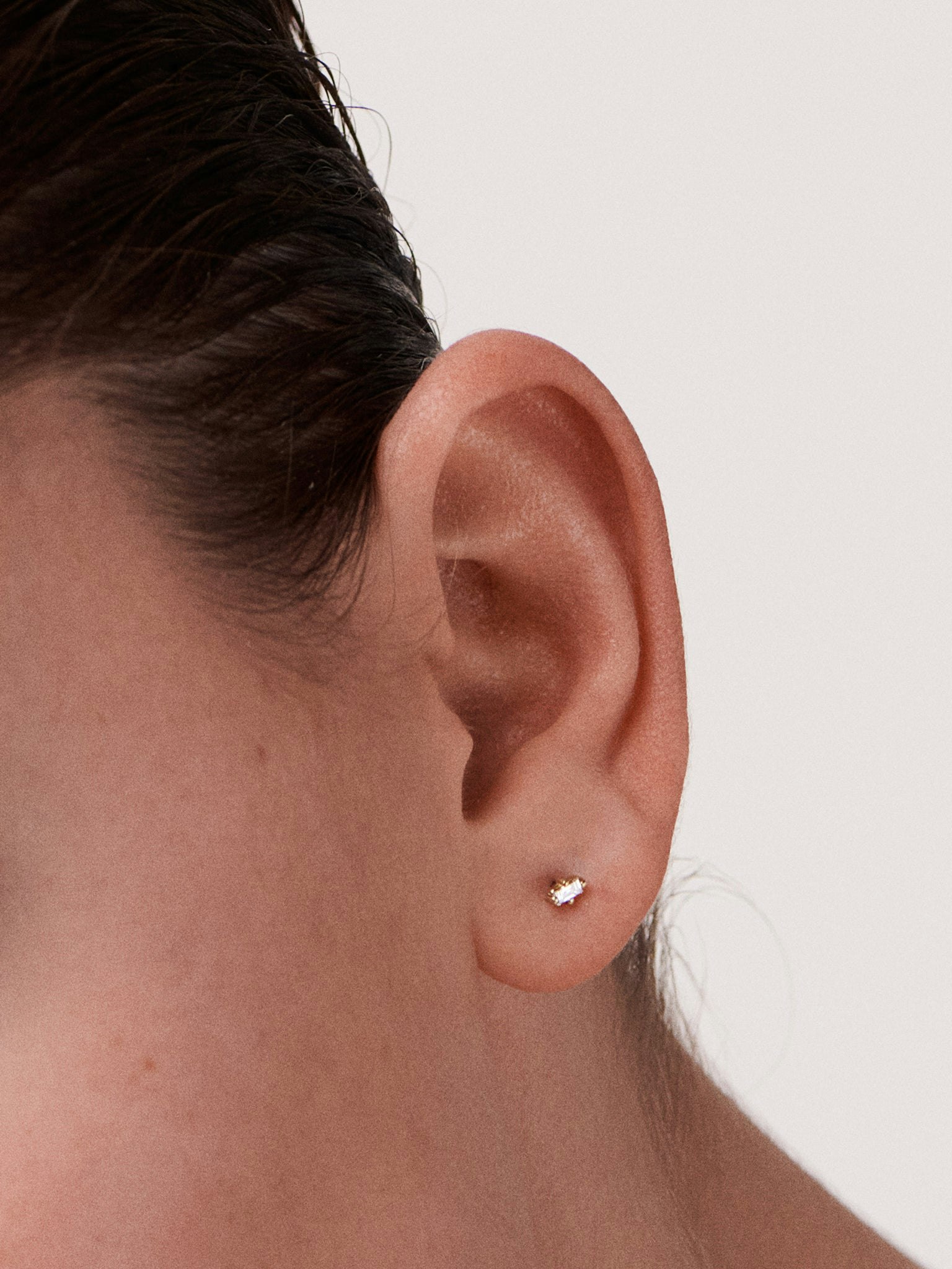 Baguette diamond mini studs photo 2