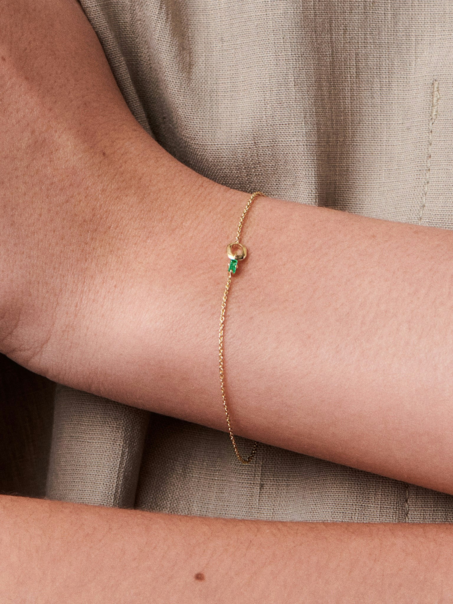XS link baguette emerald bracelet photo 2