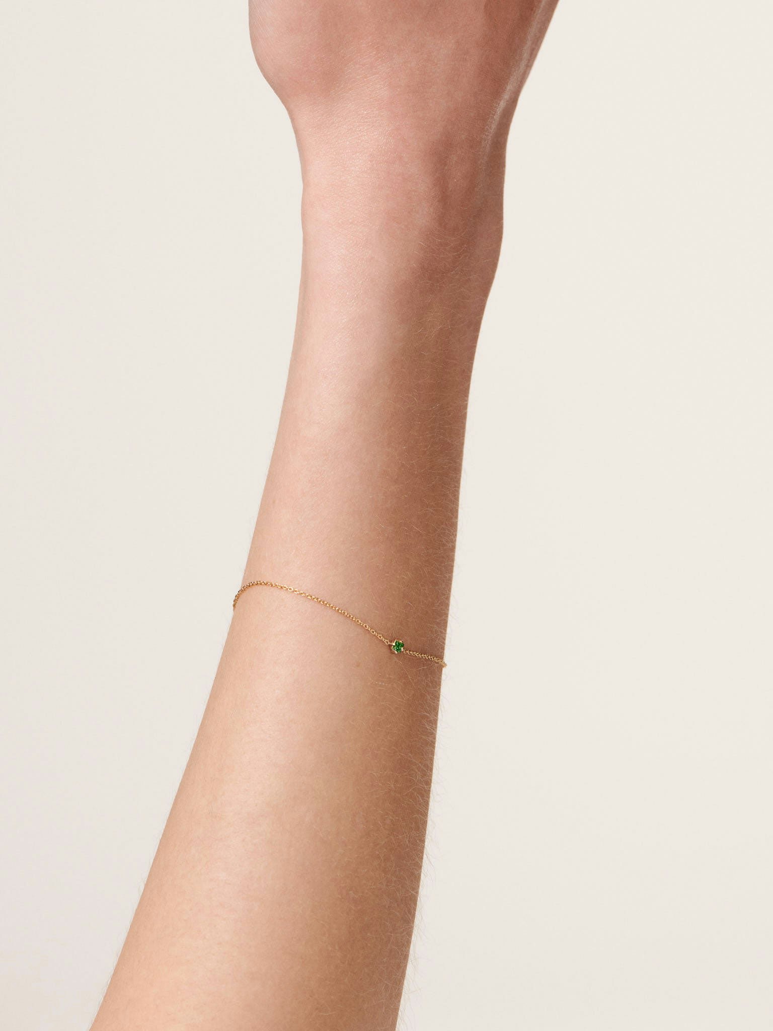Princess cut emerald floating bracelet photo 2