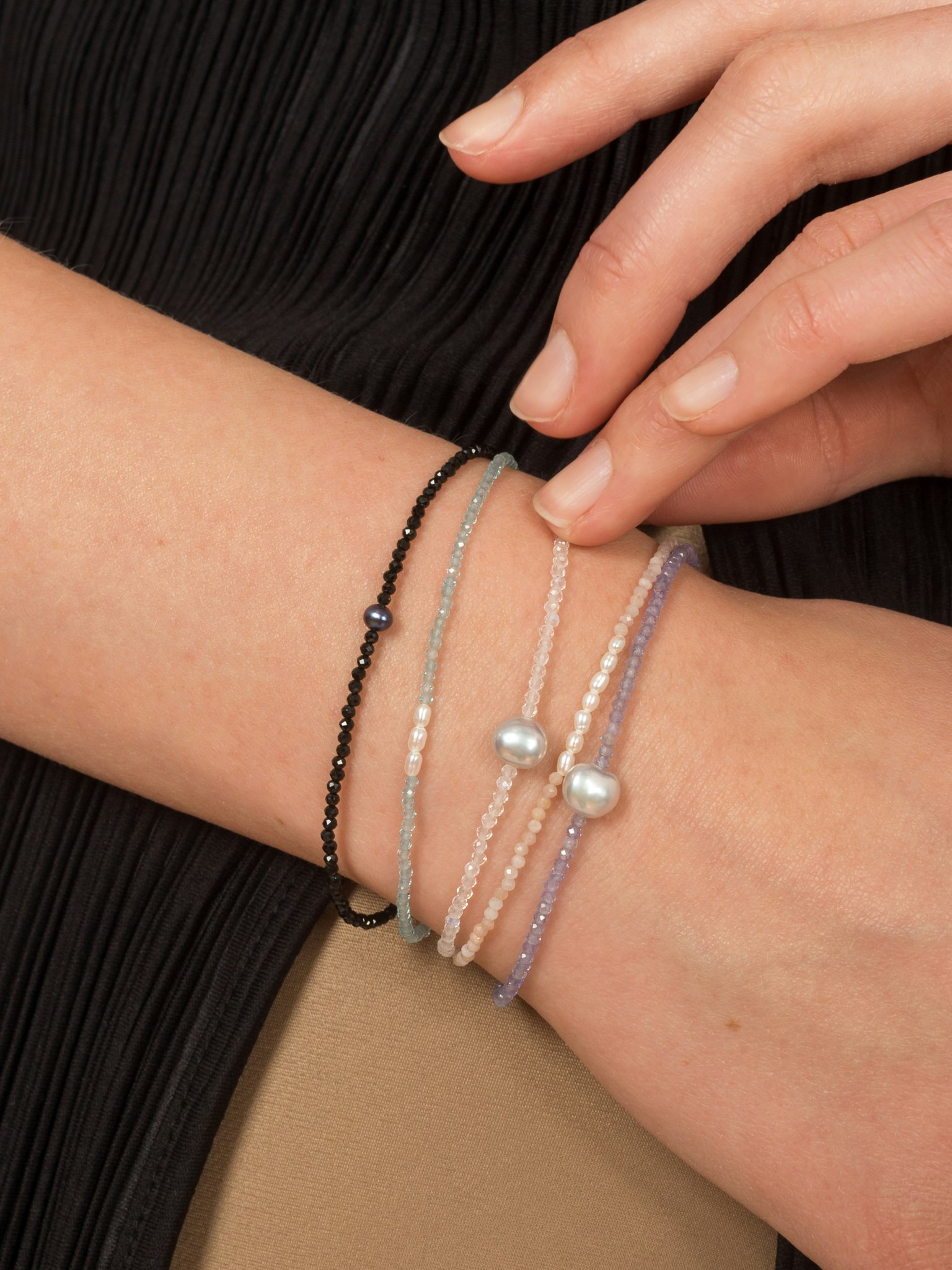 Aquamarine and three pearl beaded bracelet photo 2