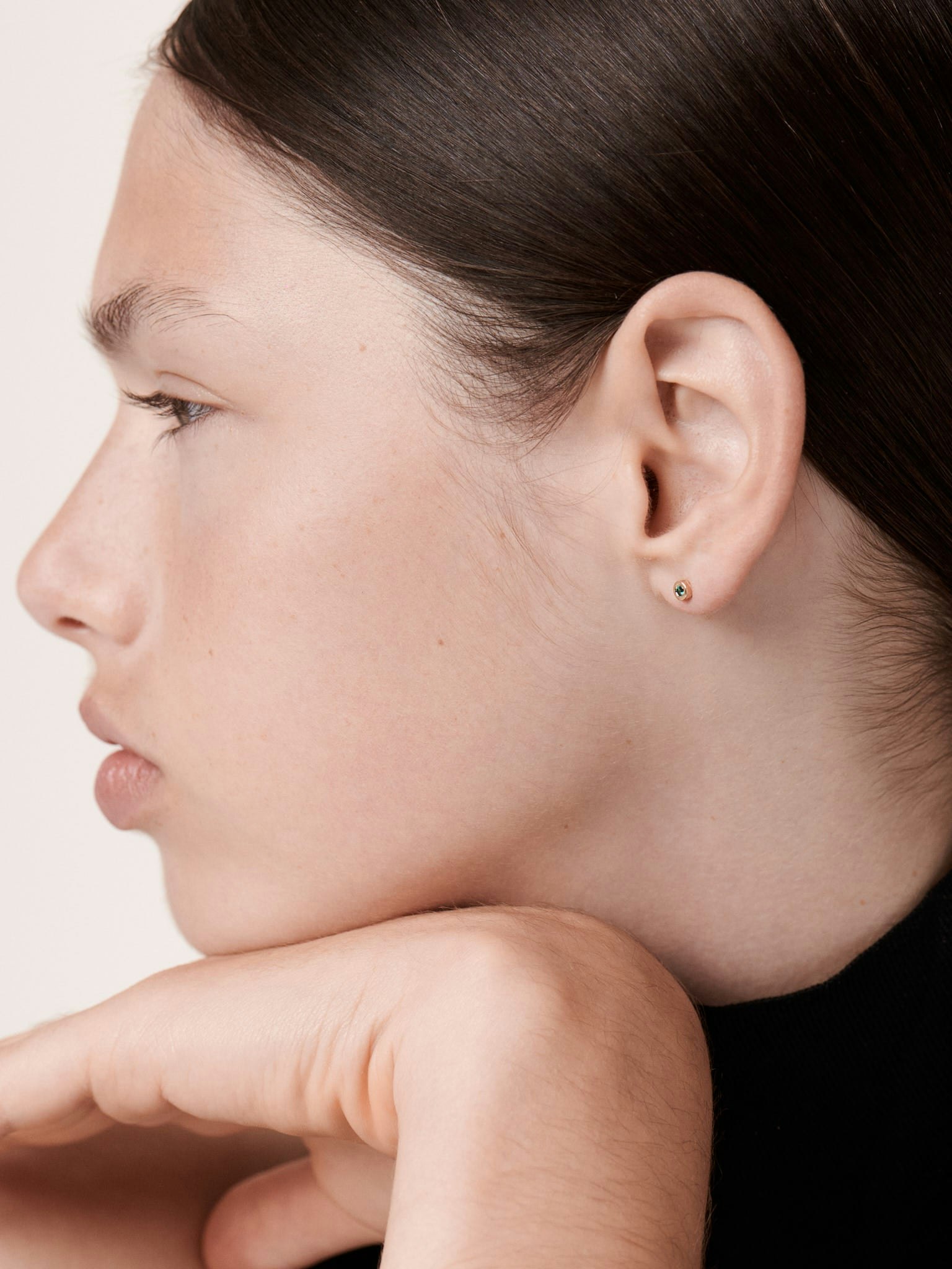 Flush set emerald studs photo 2