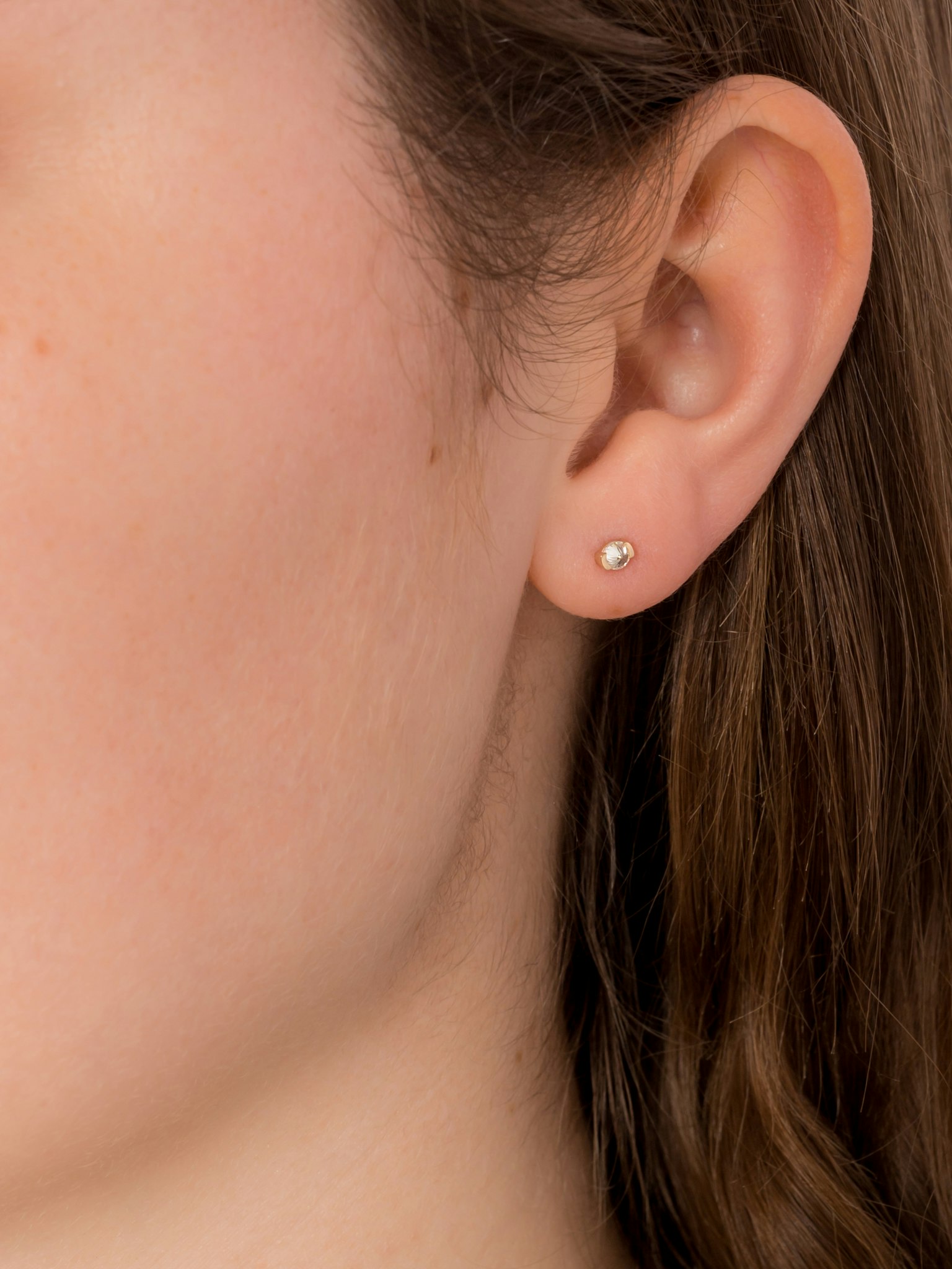 Large single reverse set diamond stud photo 2
