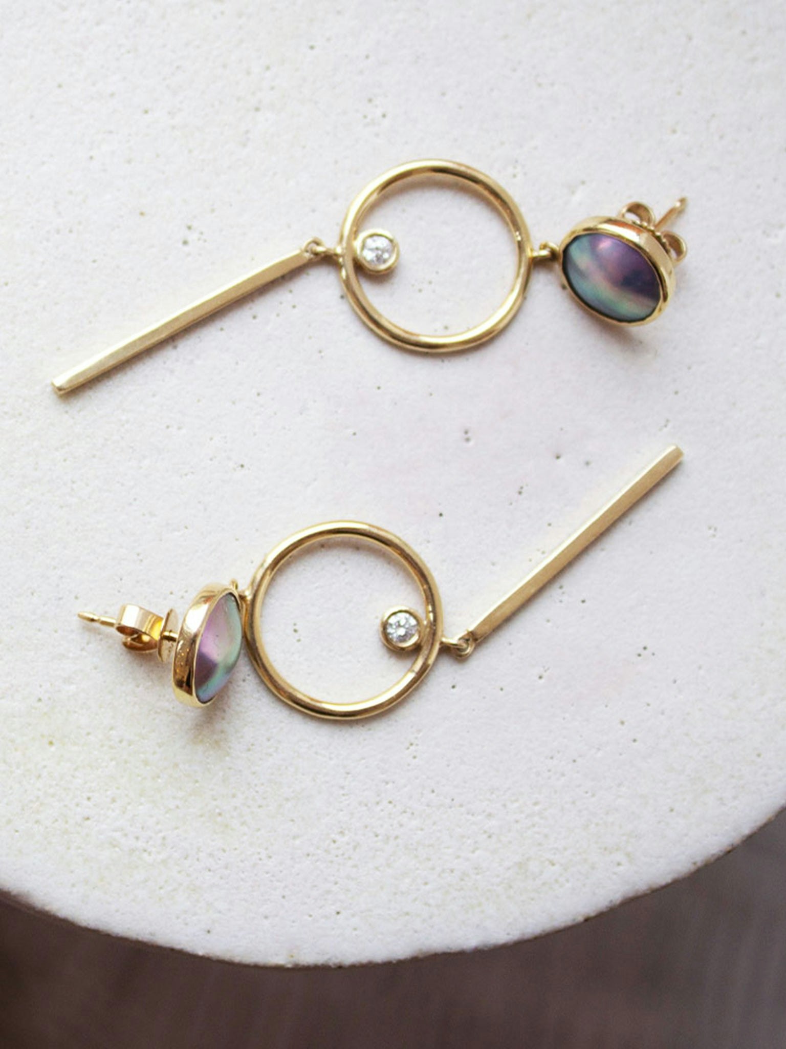 Figure 8 pearl and diamond drop earrings photo 4