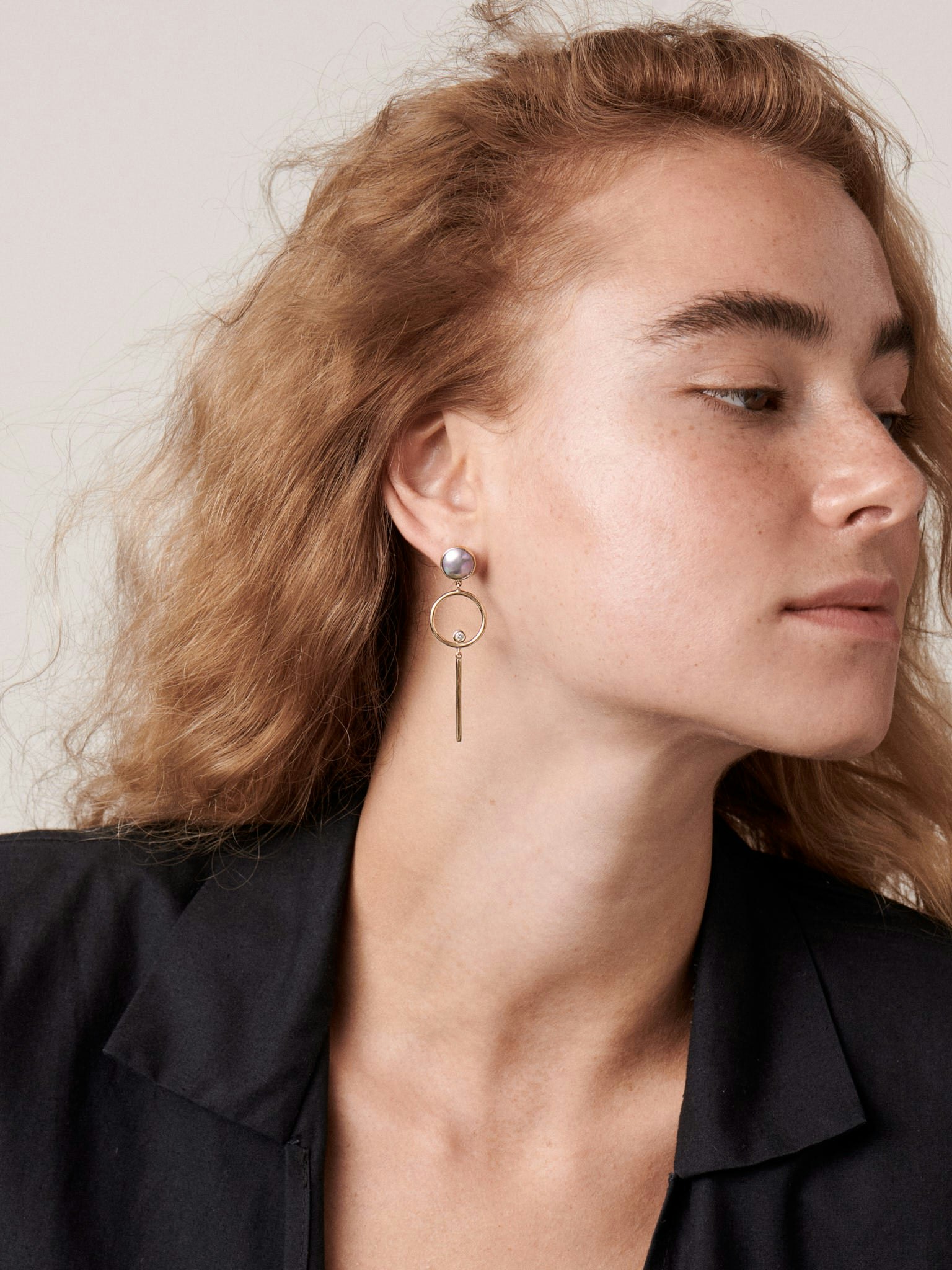 Figure 8 pearl and diamond drop earrings photo 2