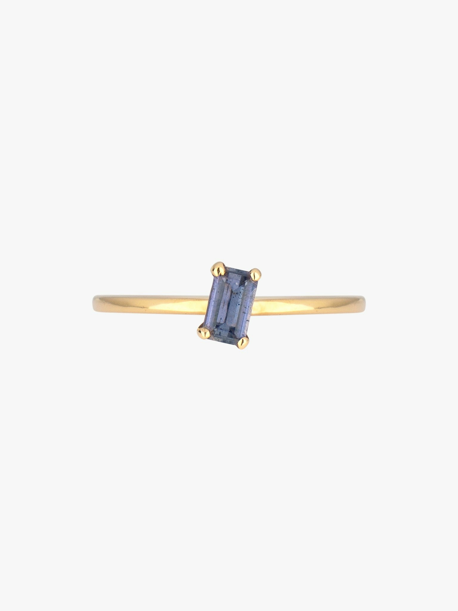Ewandé baguette iolite ring photo 1