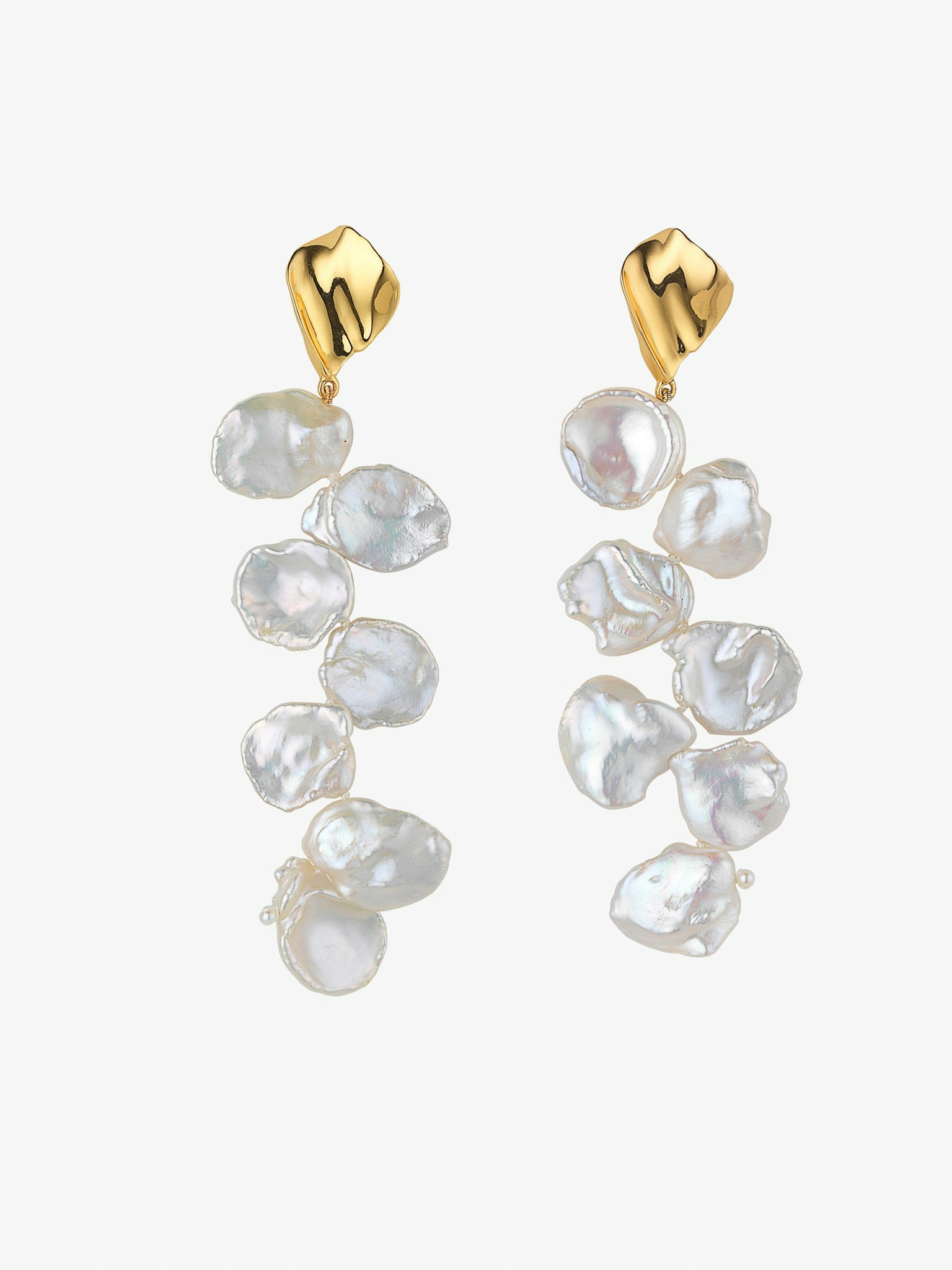 Pearl petal earrings photo 1