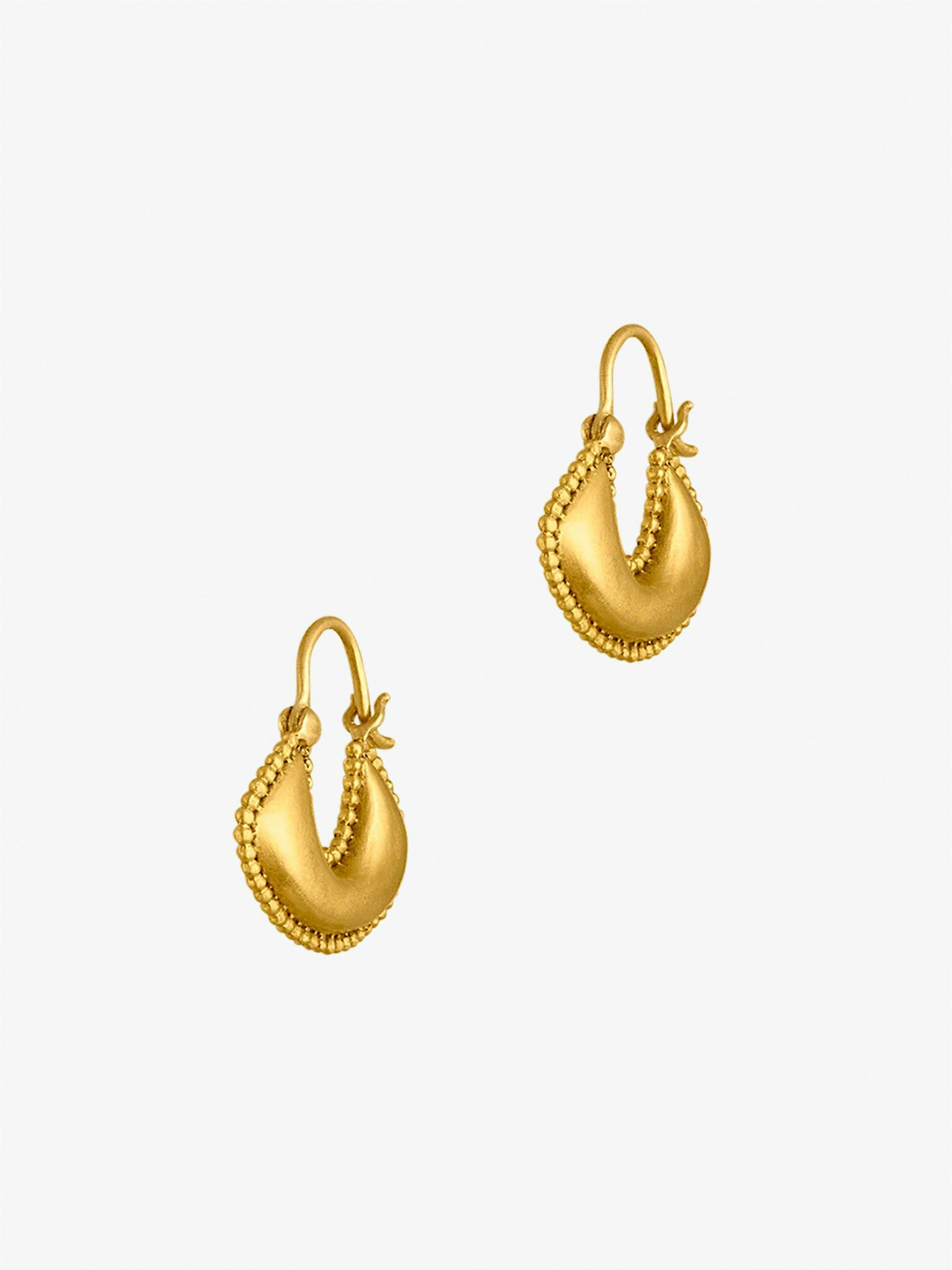 Small boat shaped hoop earrings photo 3
