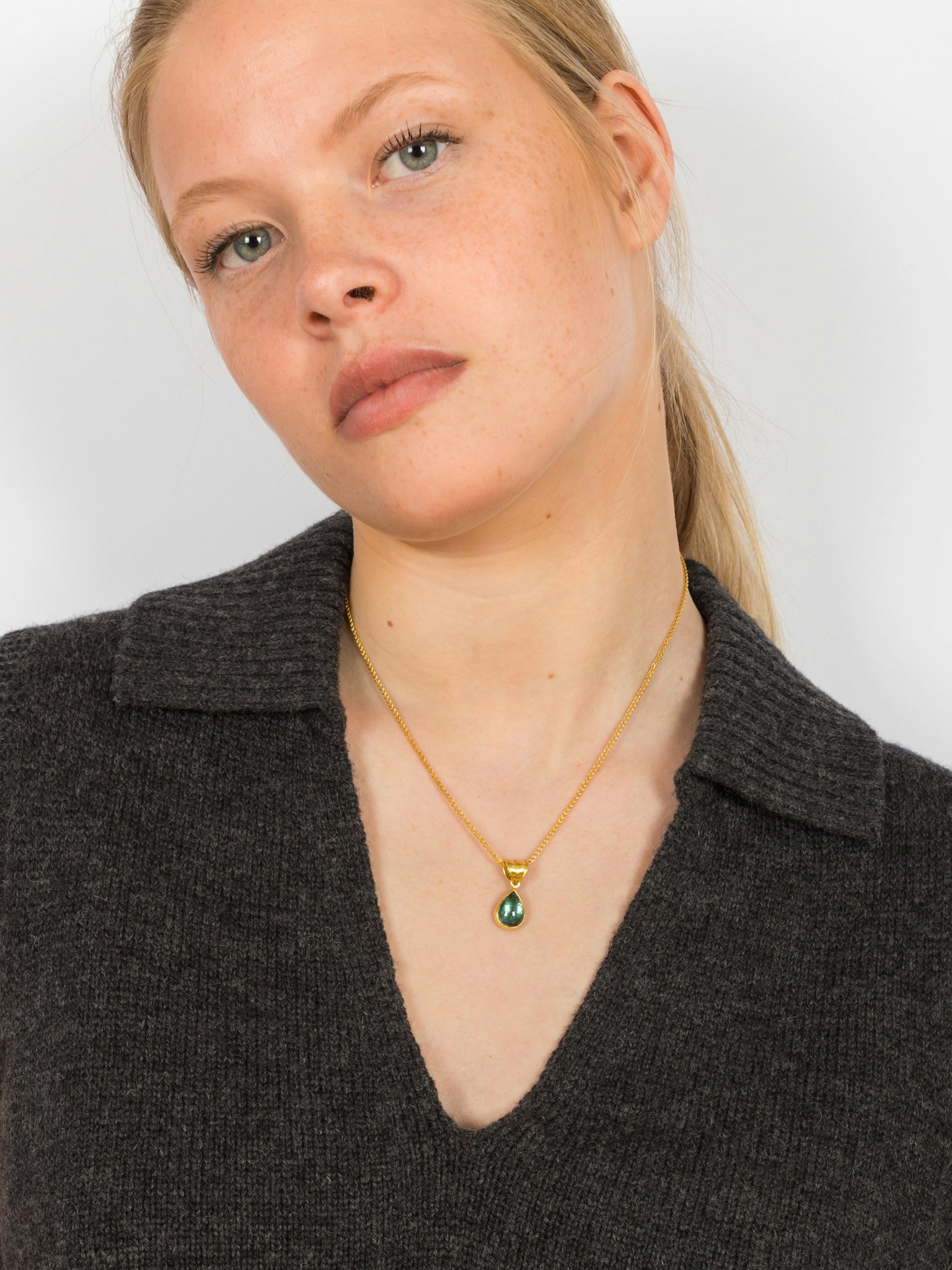 Small green-blue tourmaline tear pendant photo 4
