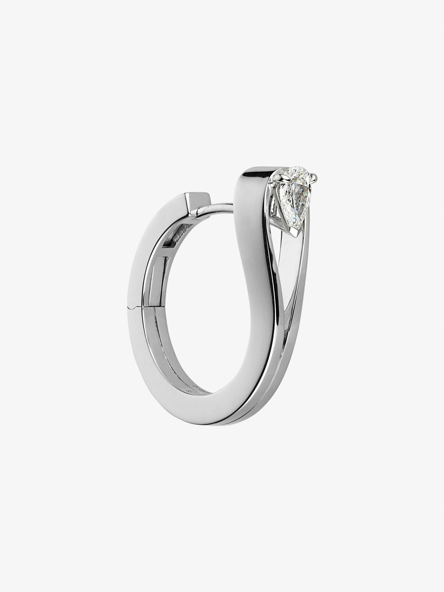 Serti inversé small diamond earring photo 1