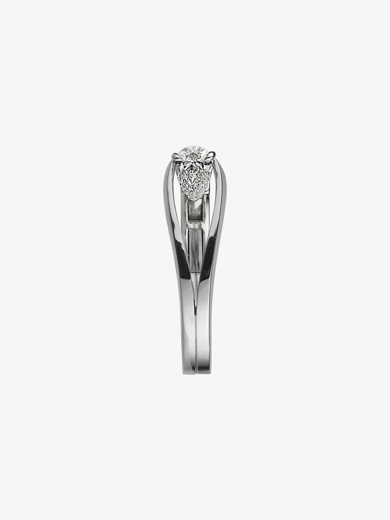 Serti inversé small diamond earring photo 3