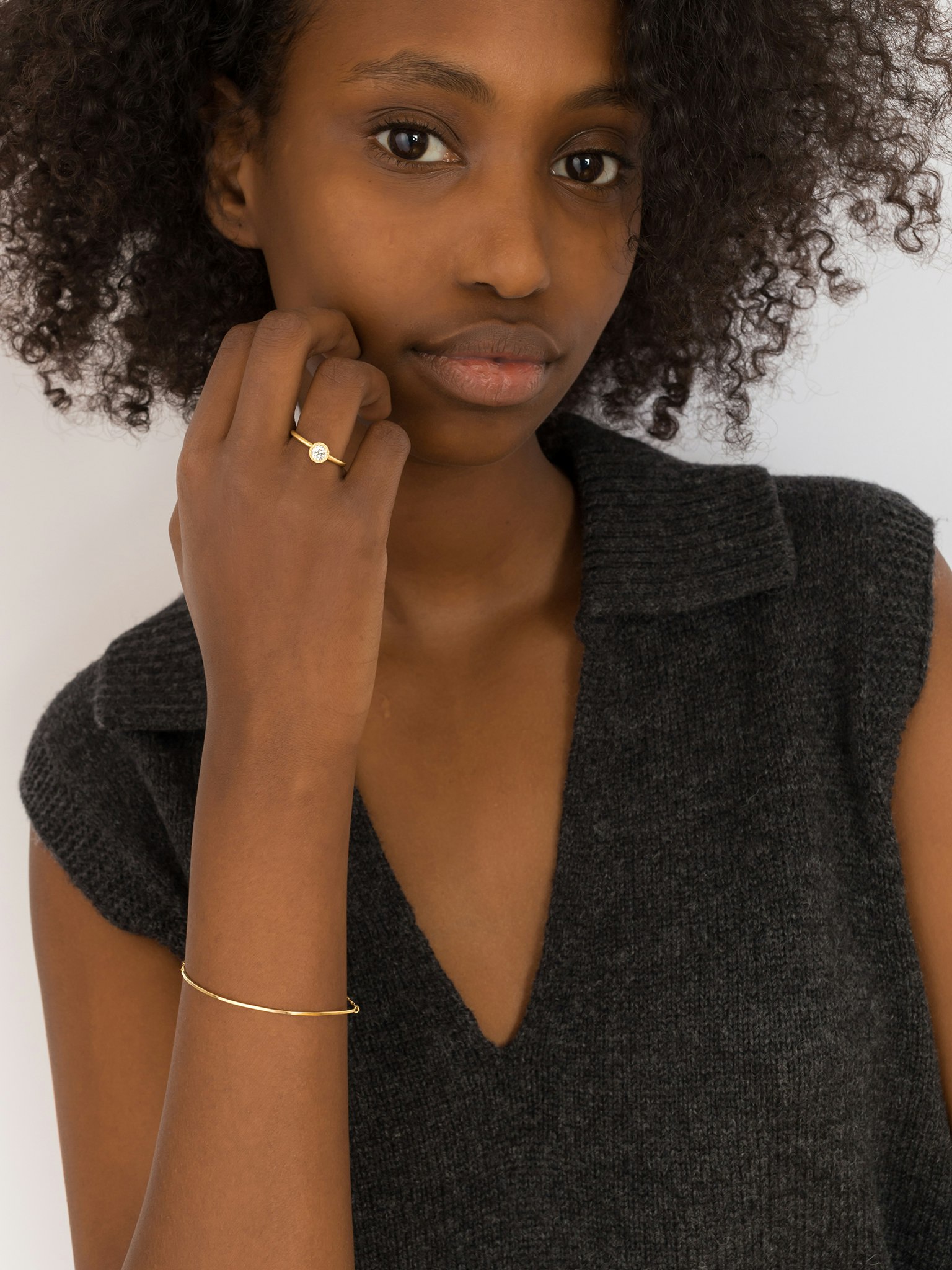 Linear curve bracelet photo 2