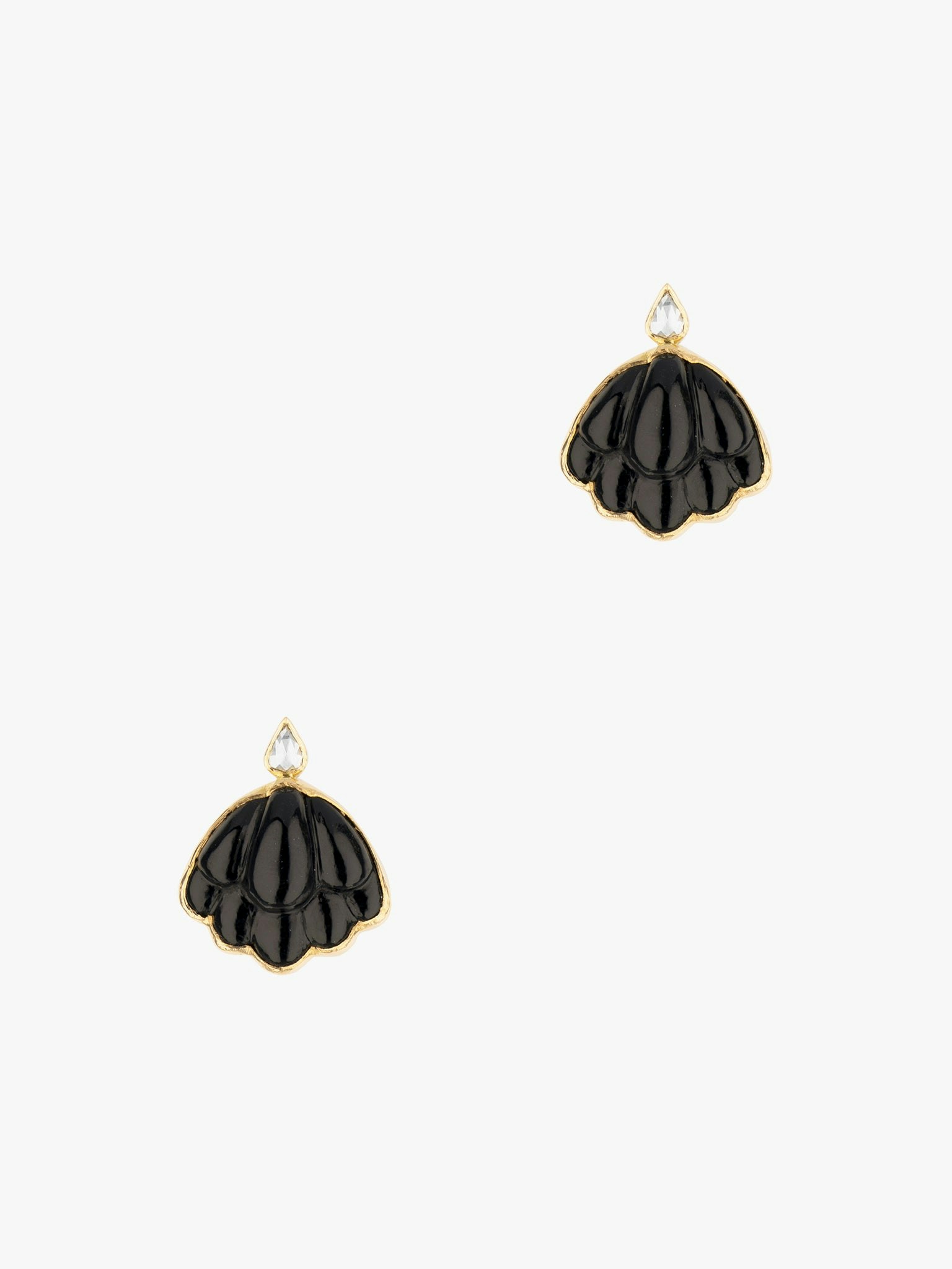 Lotus onyx stud earrings photo 1