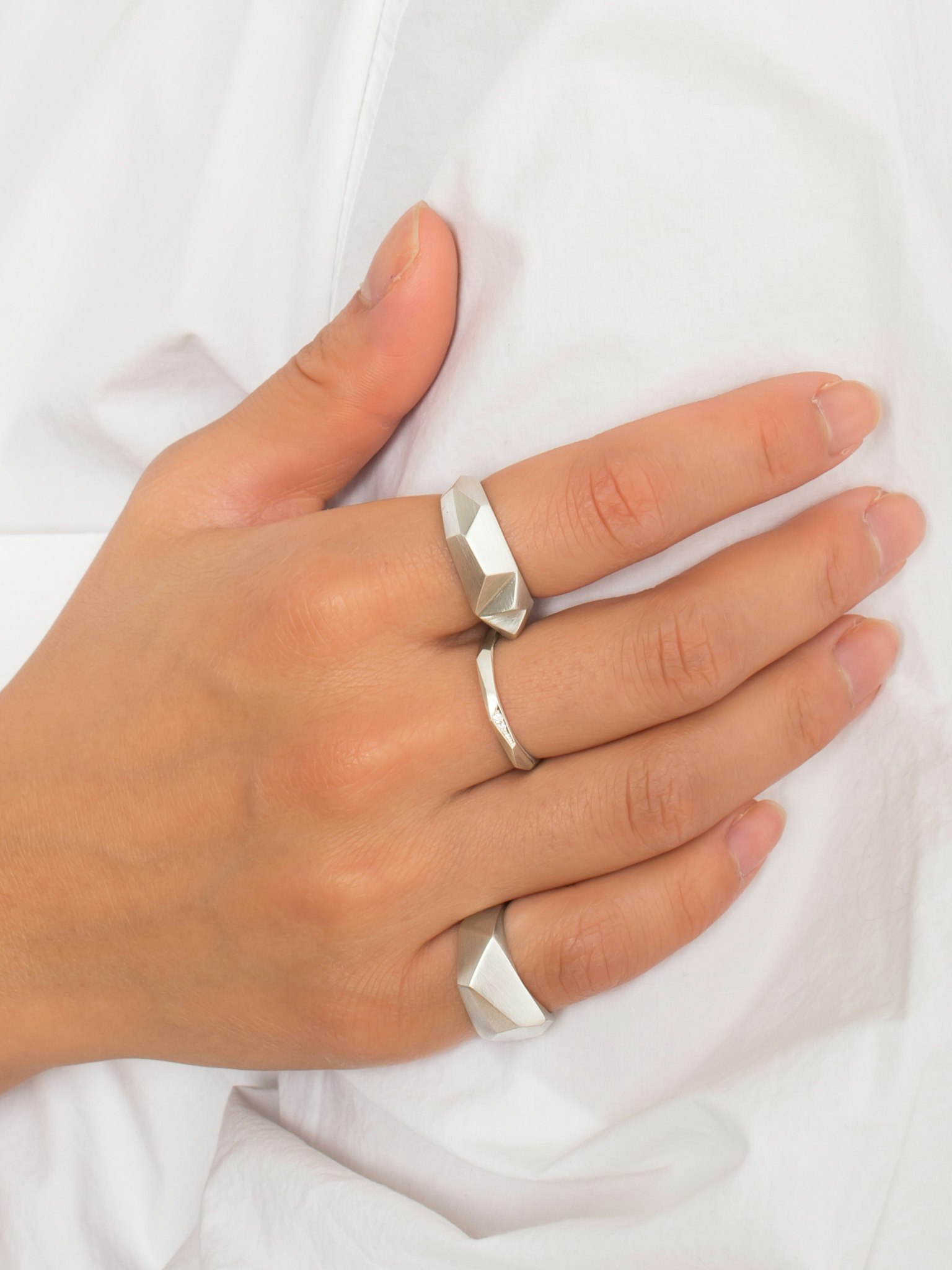 Mini facet ring with diamonds photo 2