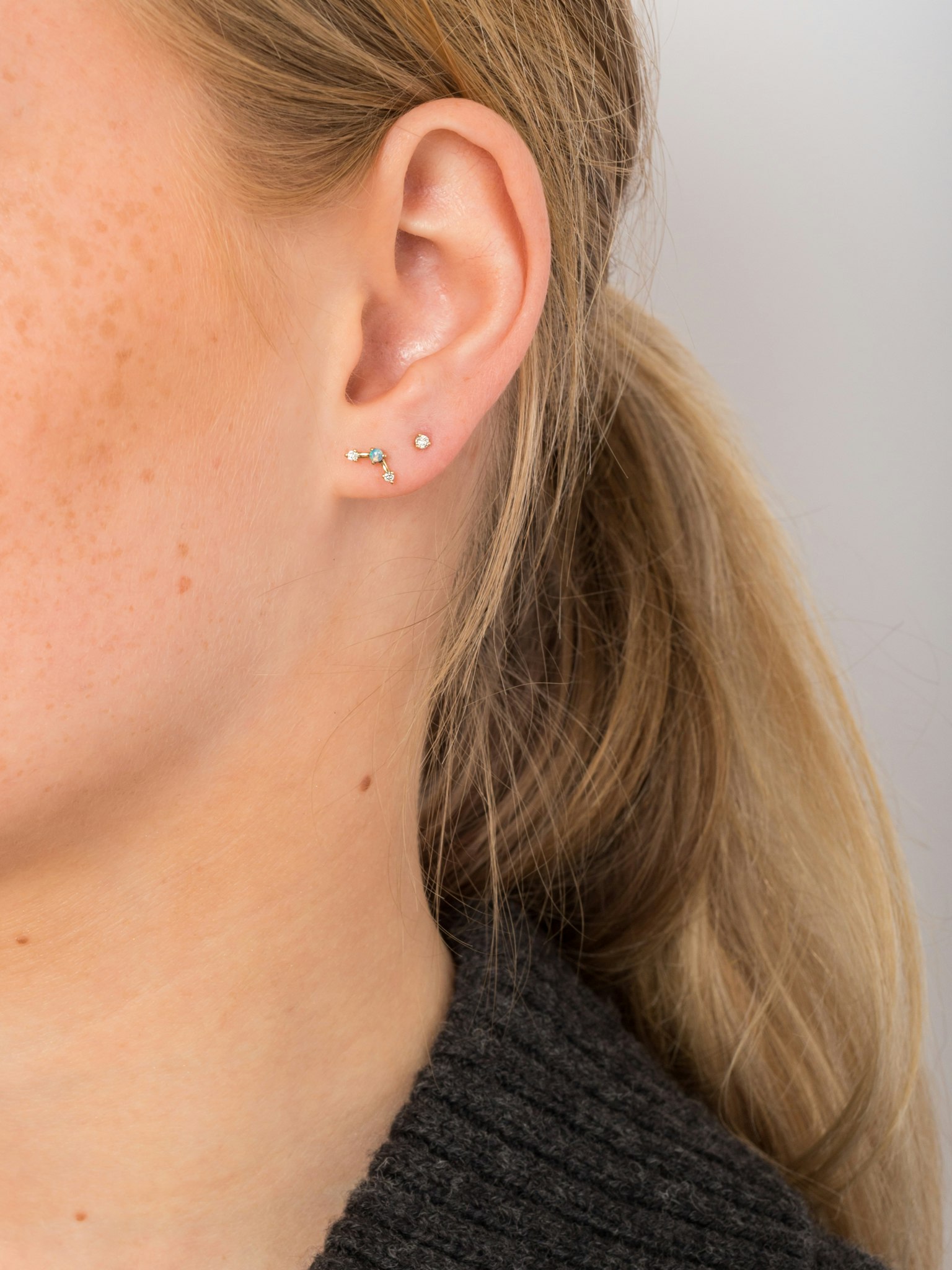 Mini three-step point piercing earrings photo 2