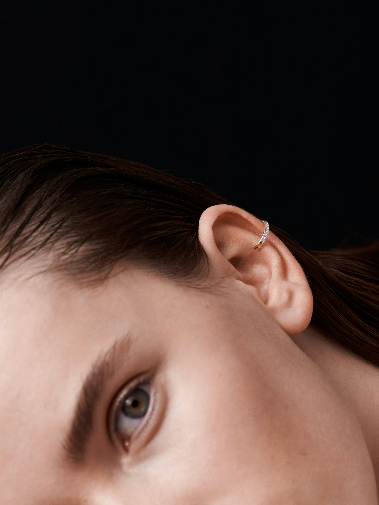 Diamond and yellow gold ear cuff photo 2